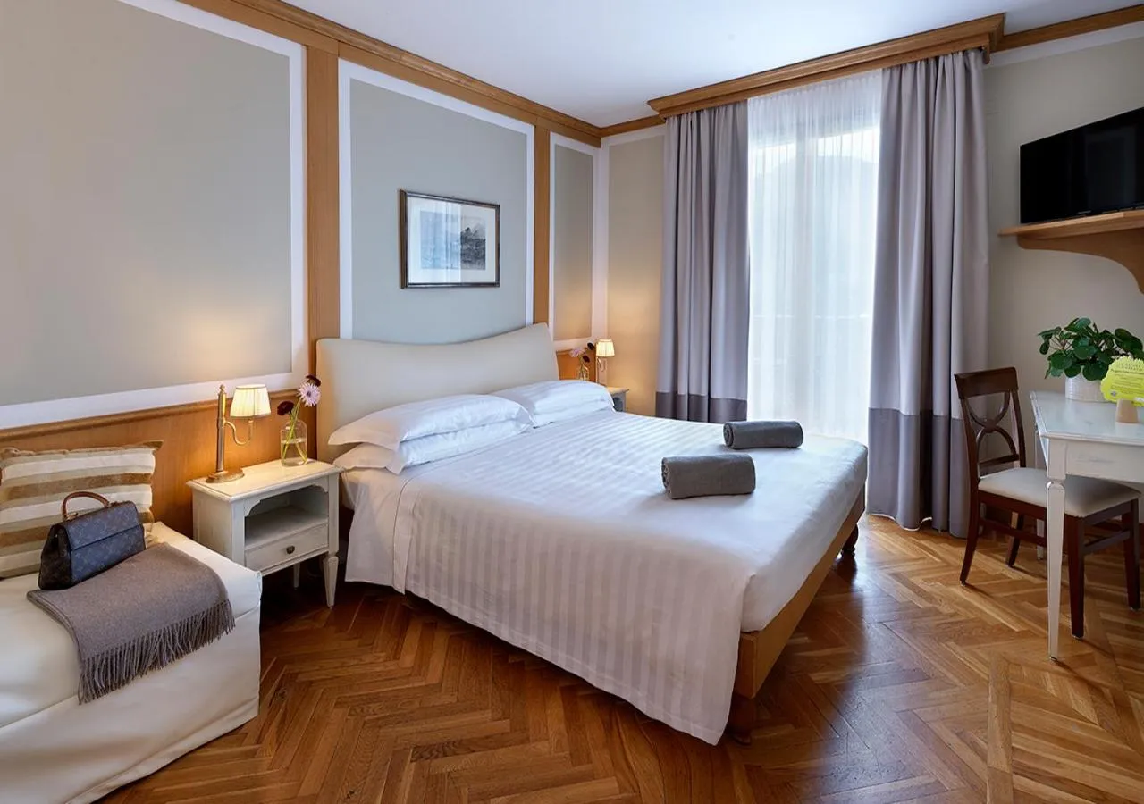 Bed in Iseo Lago Hotel