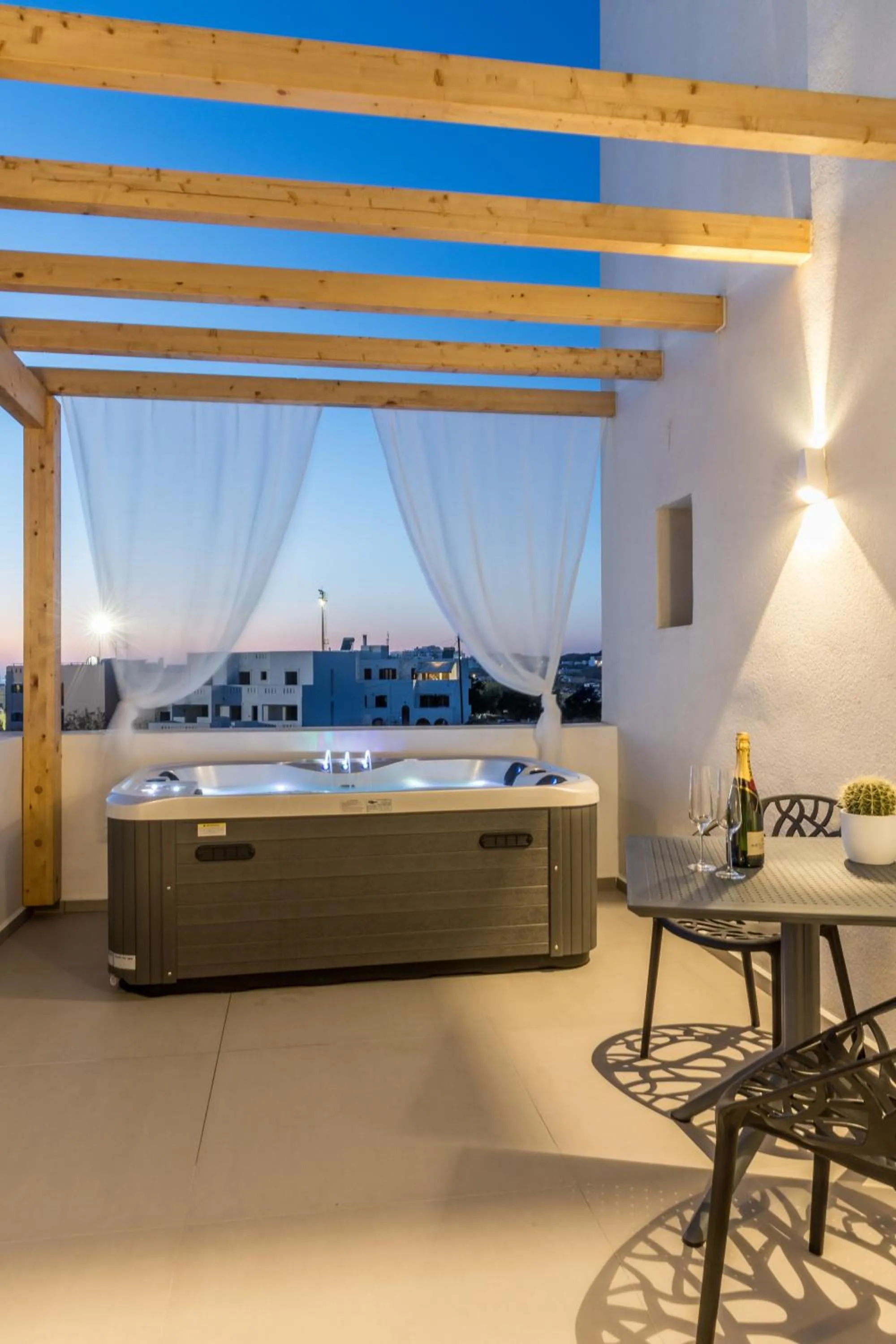 Hot Tub in Alenor City Hotel