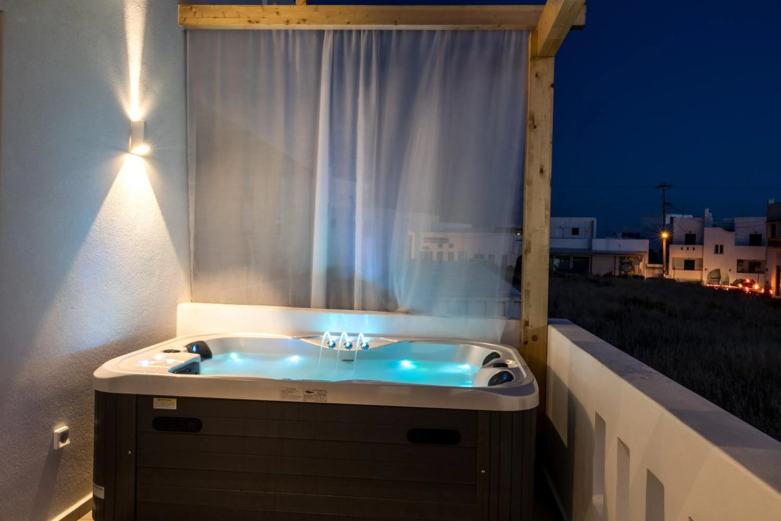 Hot Tub in Alenor City Hotel