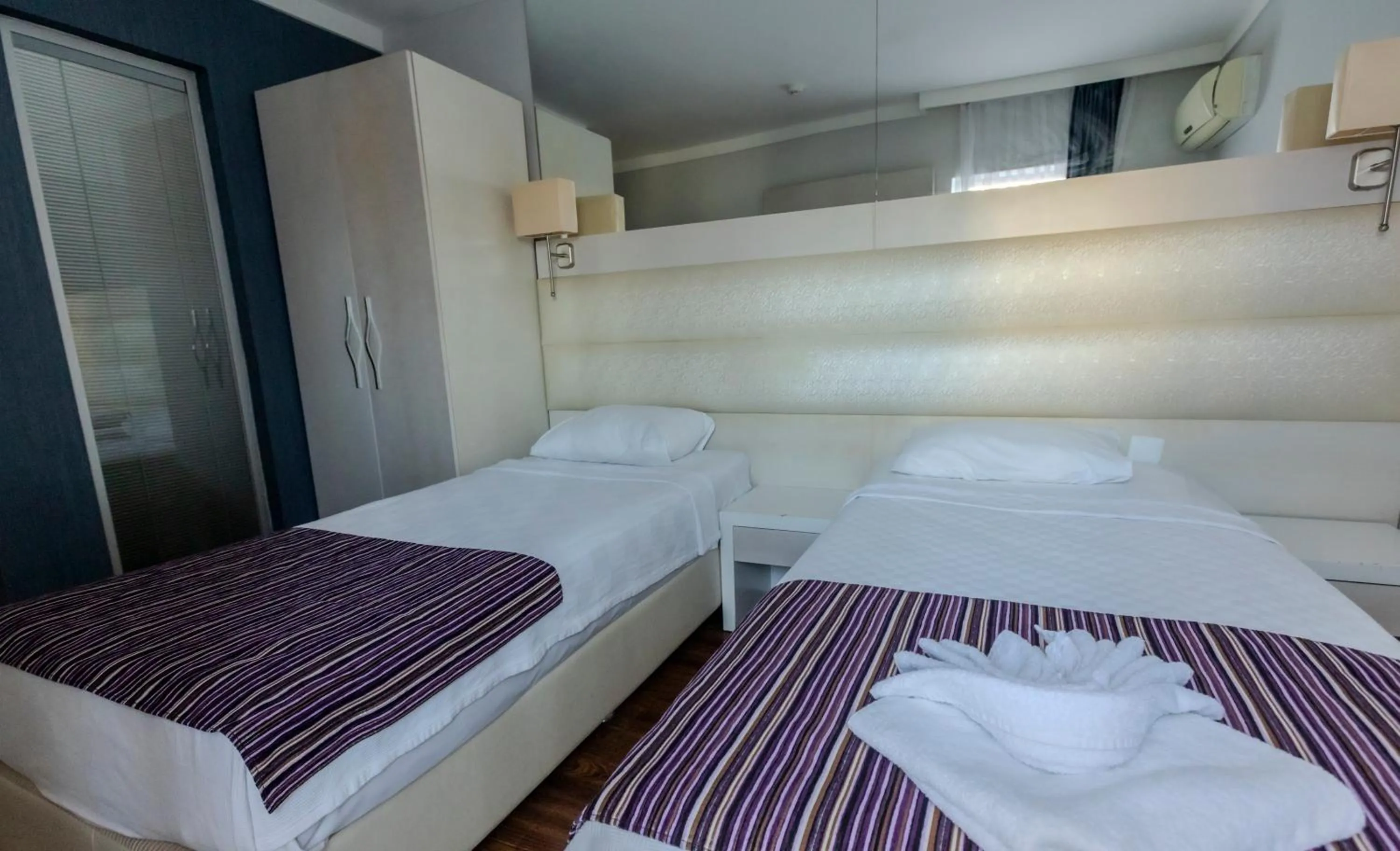 Bed in Gold Butik Otel