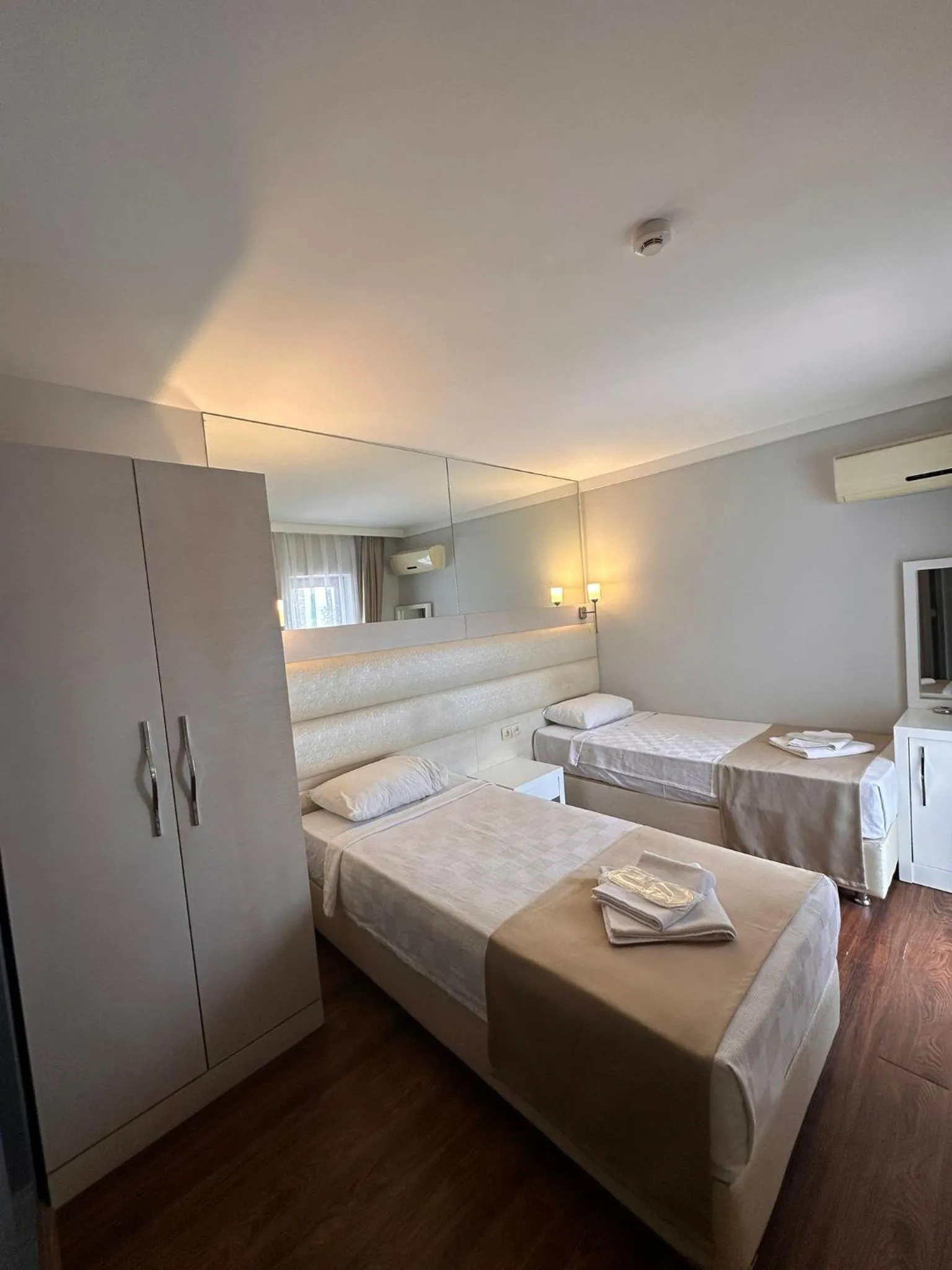 Bed in Gold Butik Otel