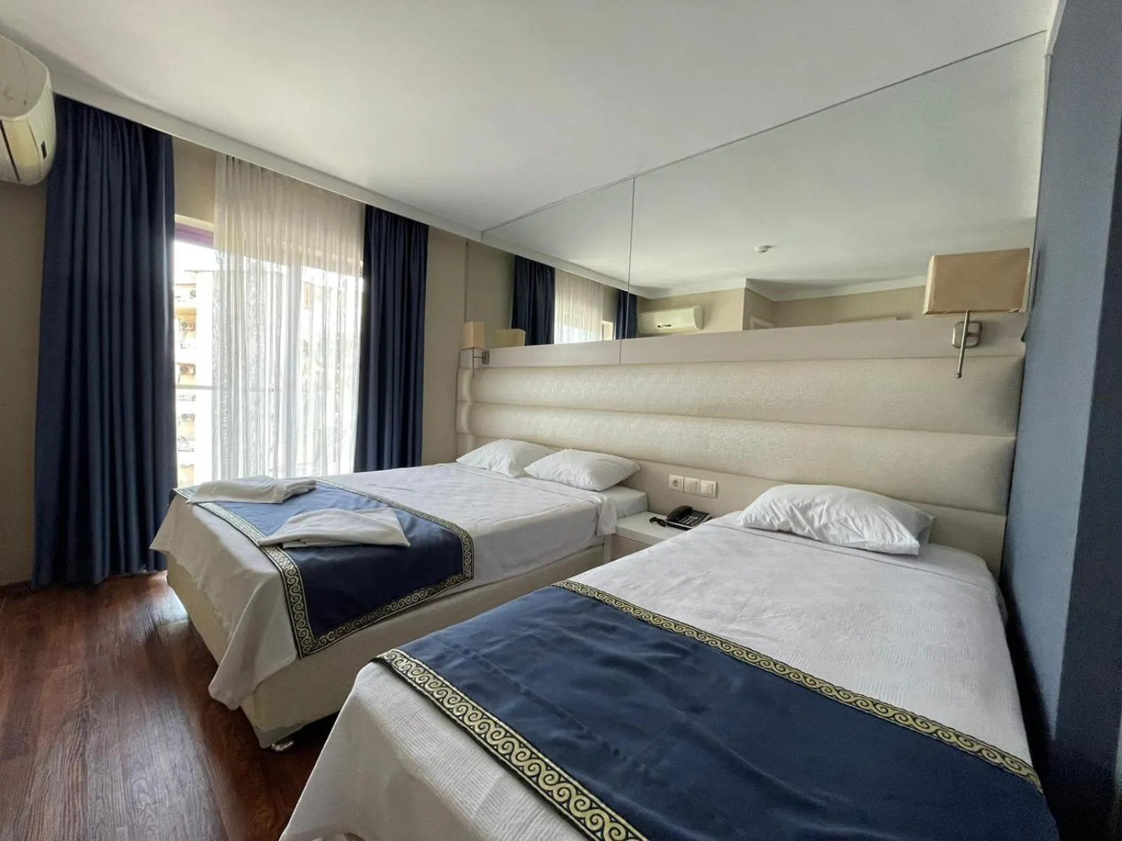 Bed in Gold Butik Otel