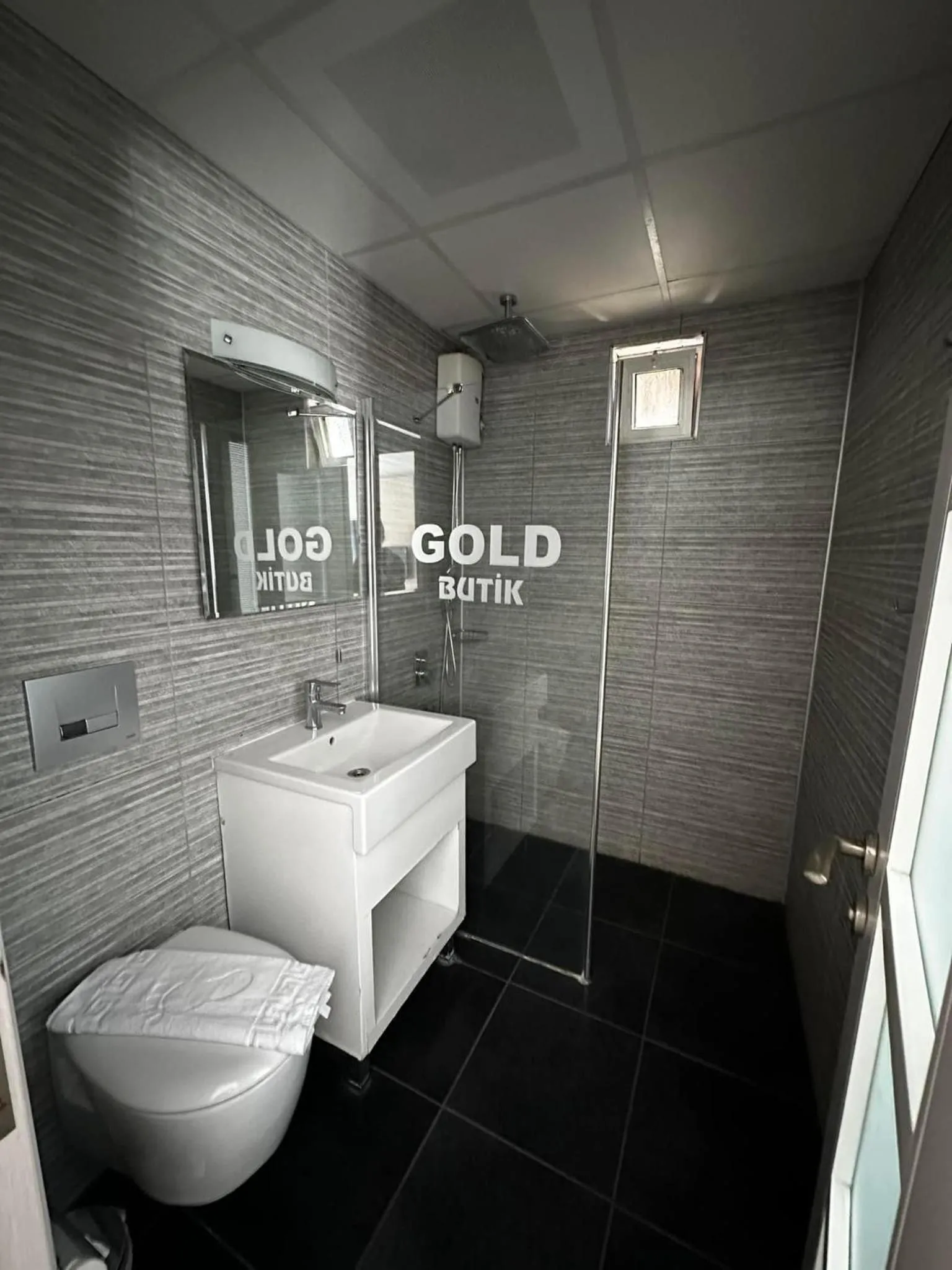 Toilet in Gold Butik Otel