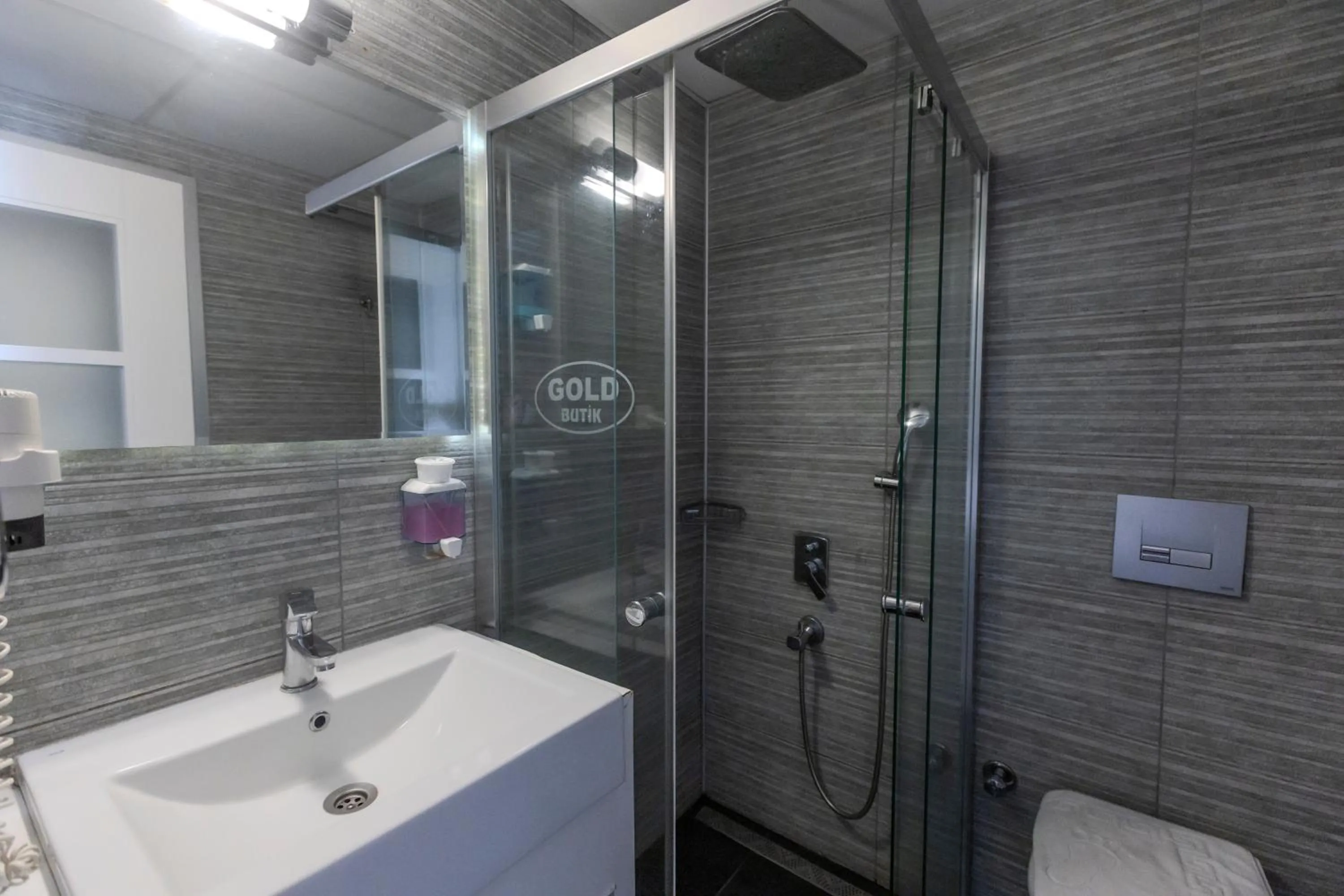 Toilet in Gold Butik Otel