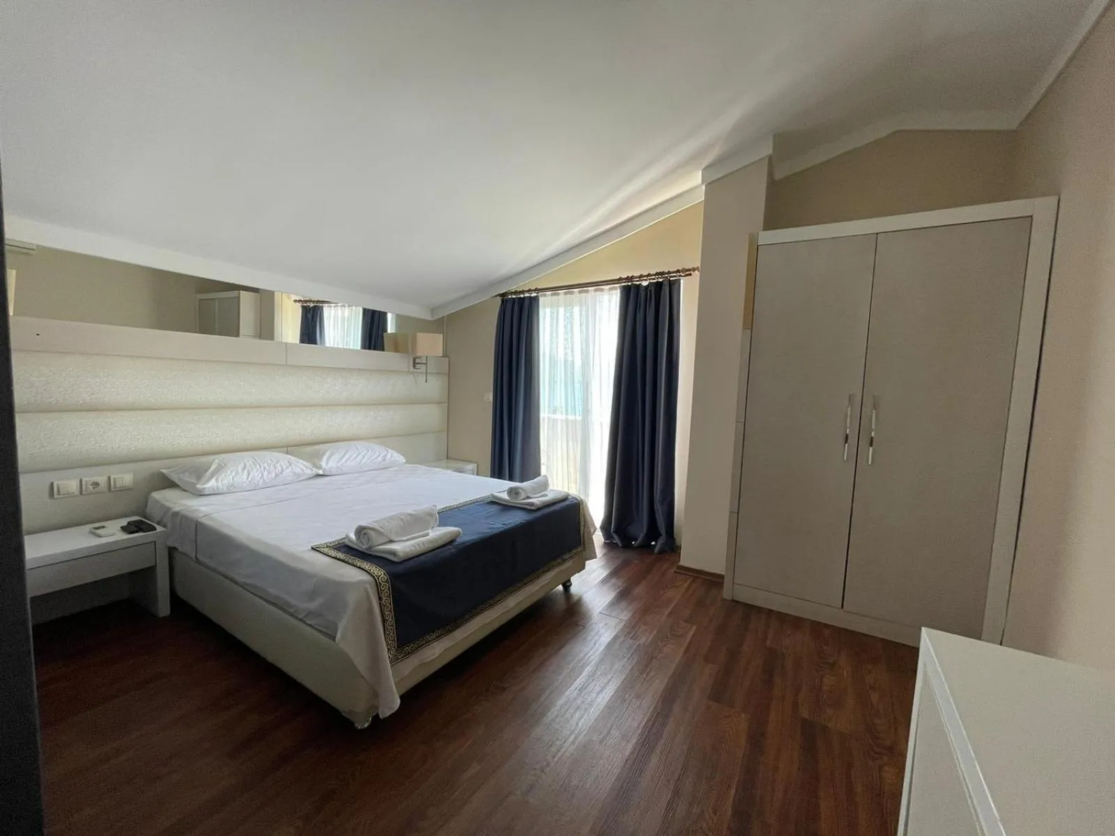 Bed in Gold Butik Otel