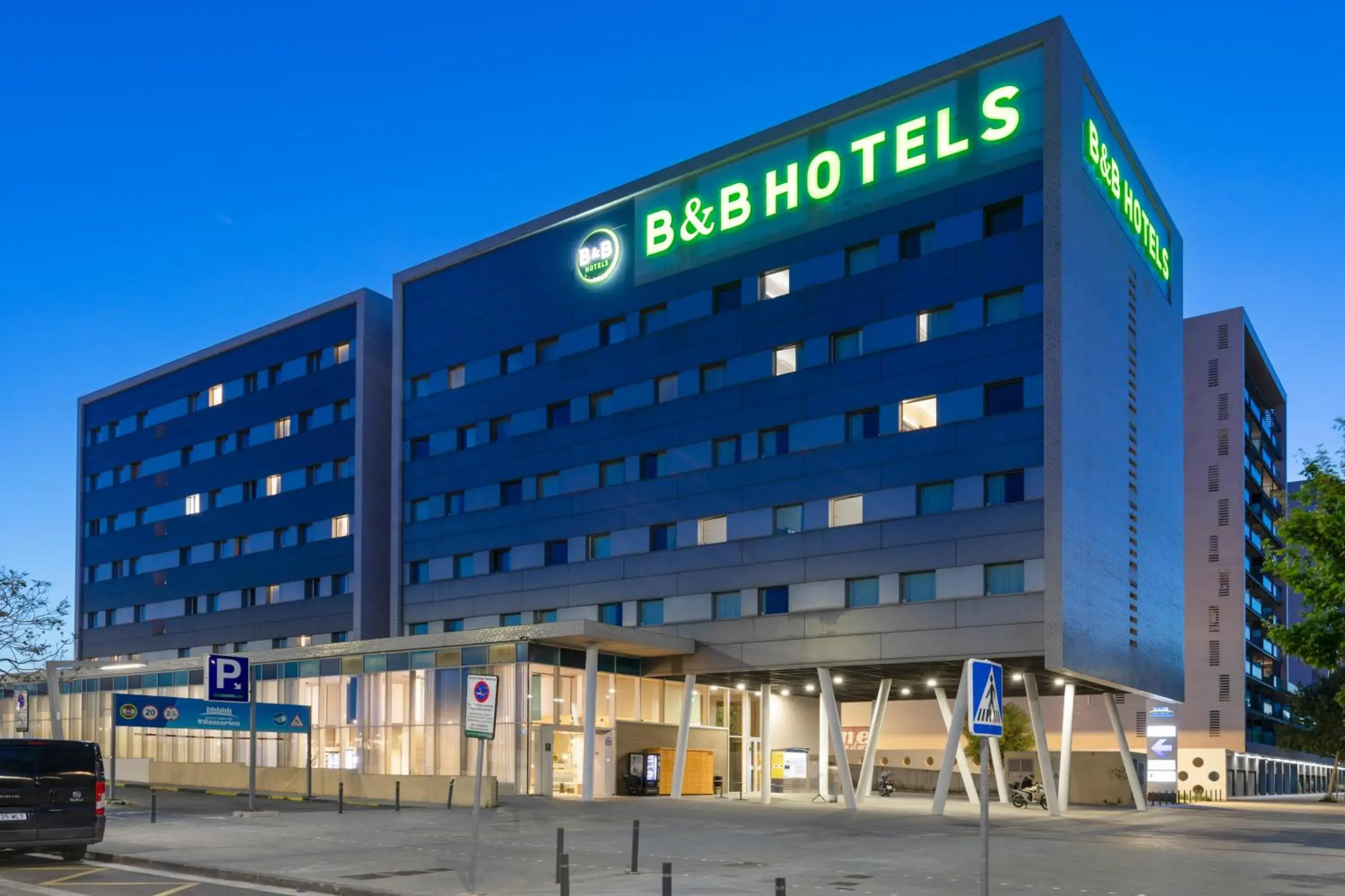 Facade/entrance in B&B HOTEL Barcelona Viladecans Facade/entrance in B&B HOTEL Barcelona Viladecans