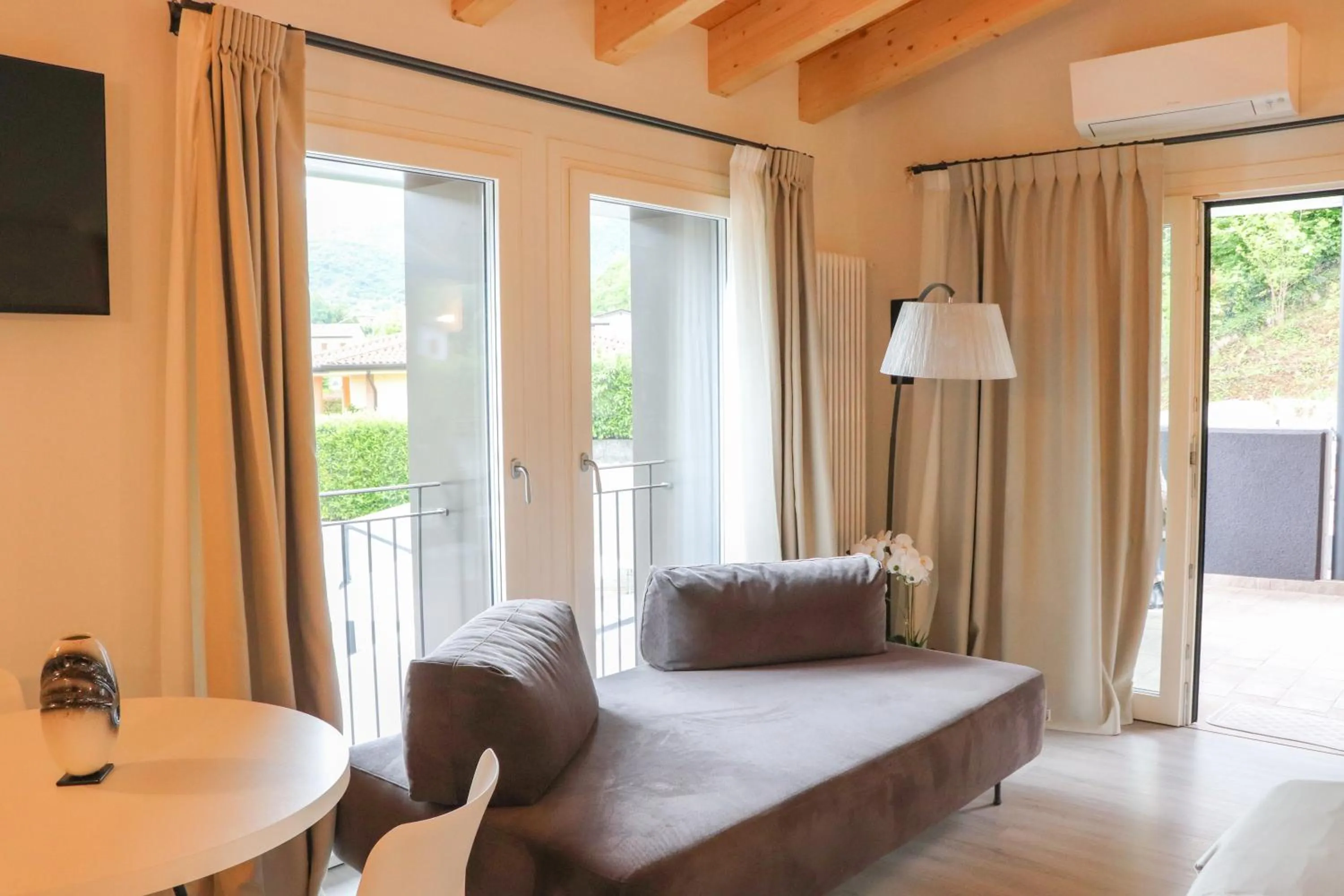 Seating area, Bed in Albergo Ristorante Fratte