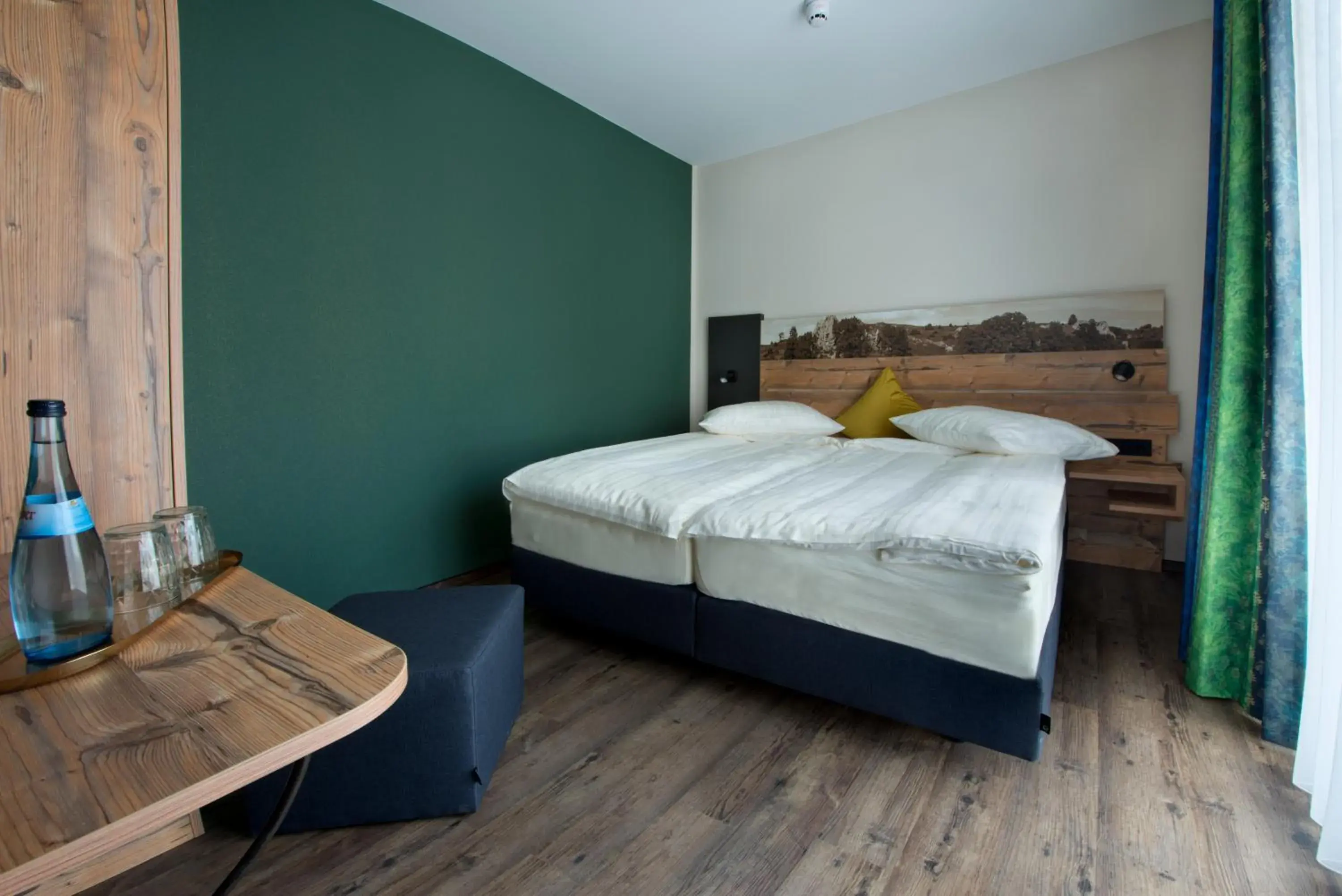 Bed in Hotel Zum Grünen Baum Bed in Hotel Zum Grünen Baum