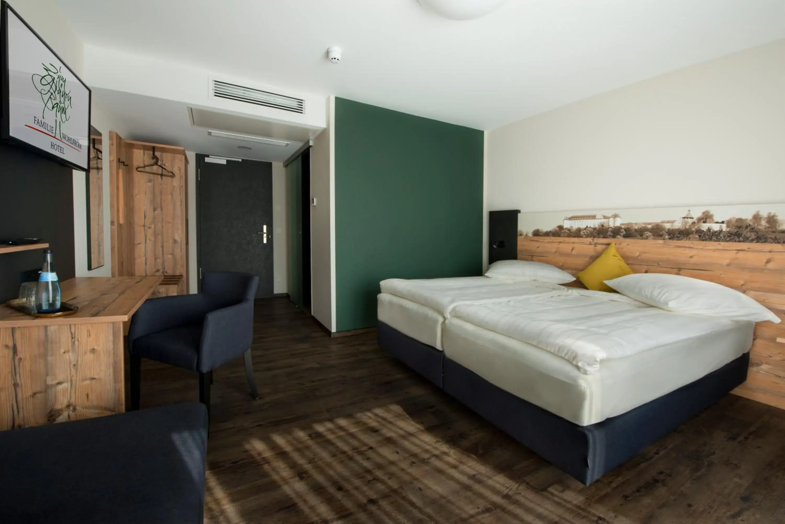 Bed in Hotel Zum Grünen Baum Bed in Hotel Zum Grünen Baum