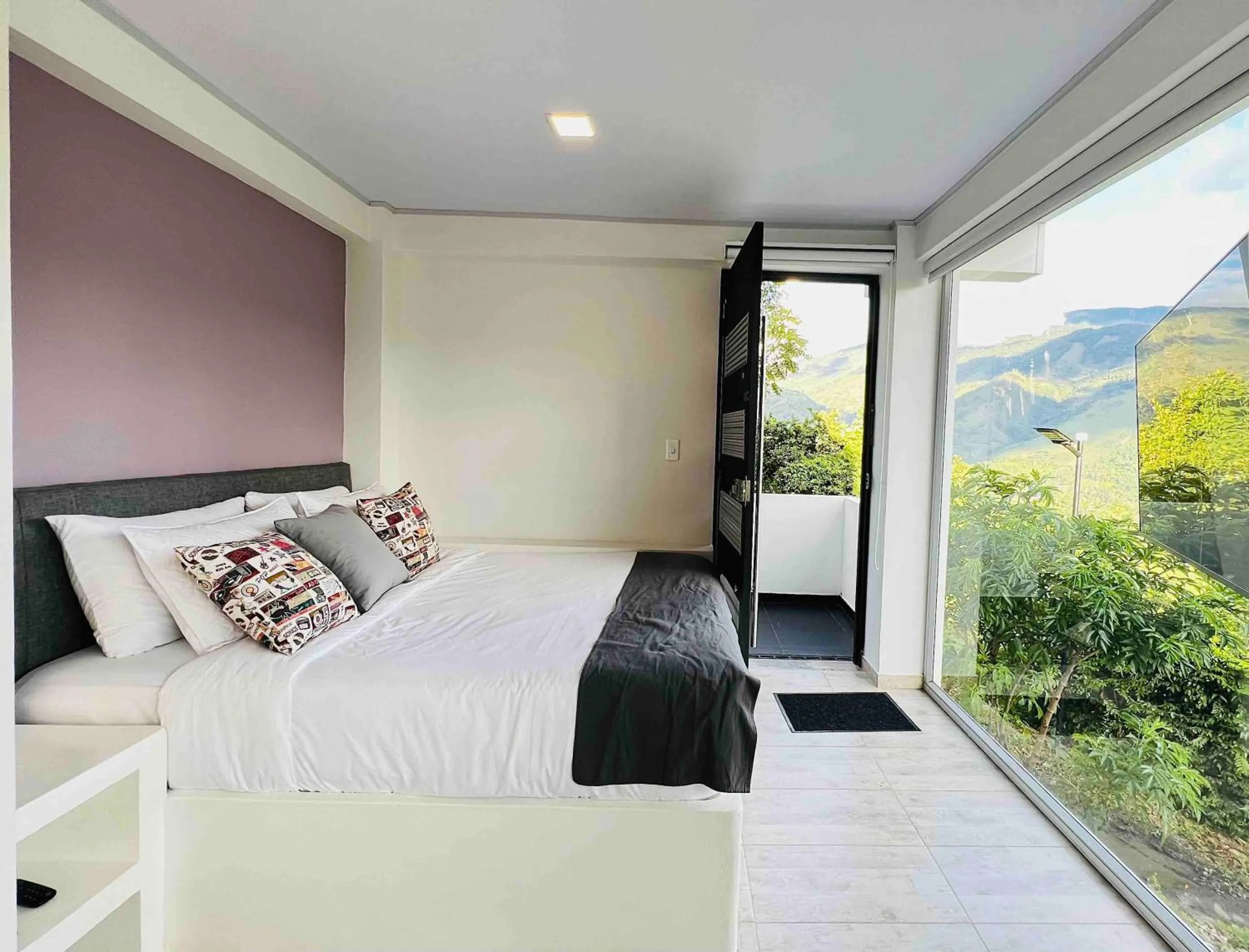 Bed in La Vista EcoHouse