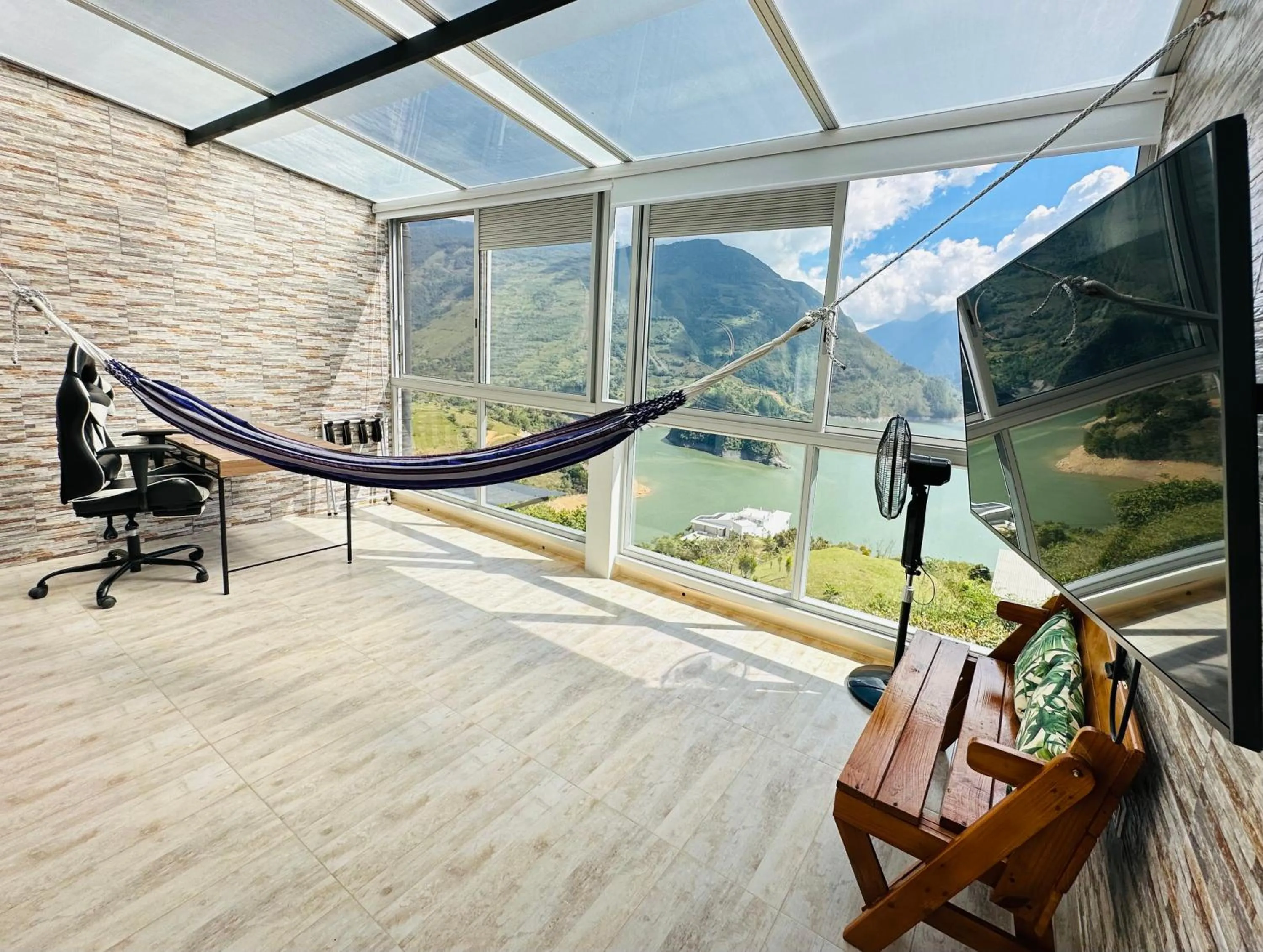 Lake view in La Vista EcoHouse