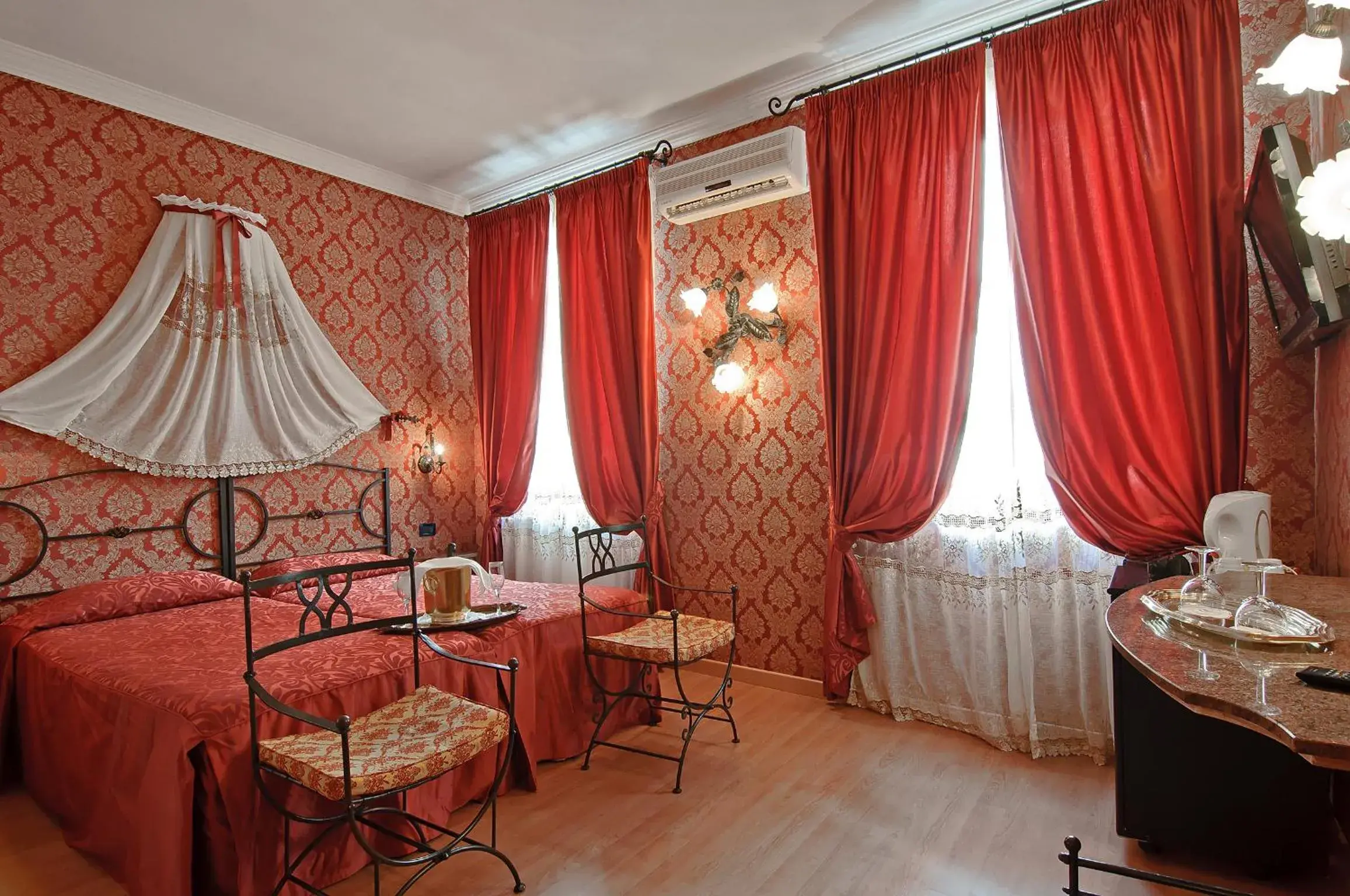 Photo of the whole room, Bed in Residenza Antica Roma Photo of the whole room, Bed in Residenza Antica Roma