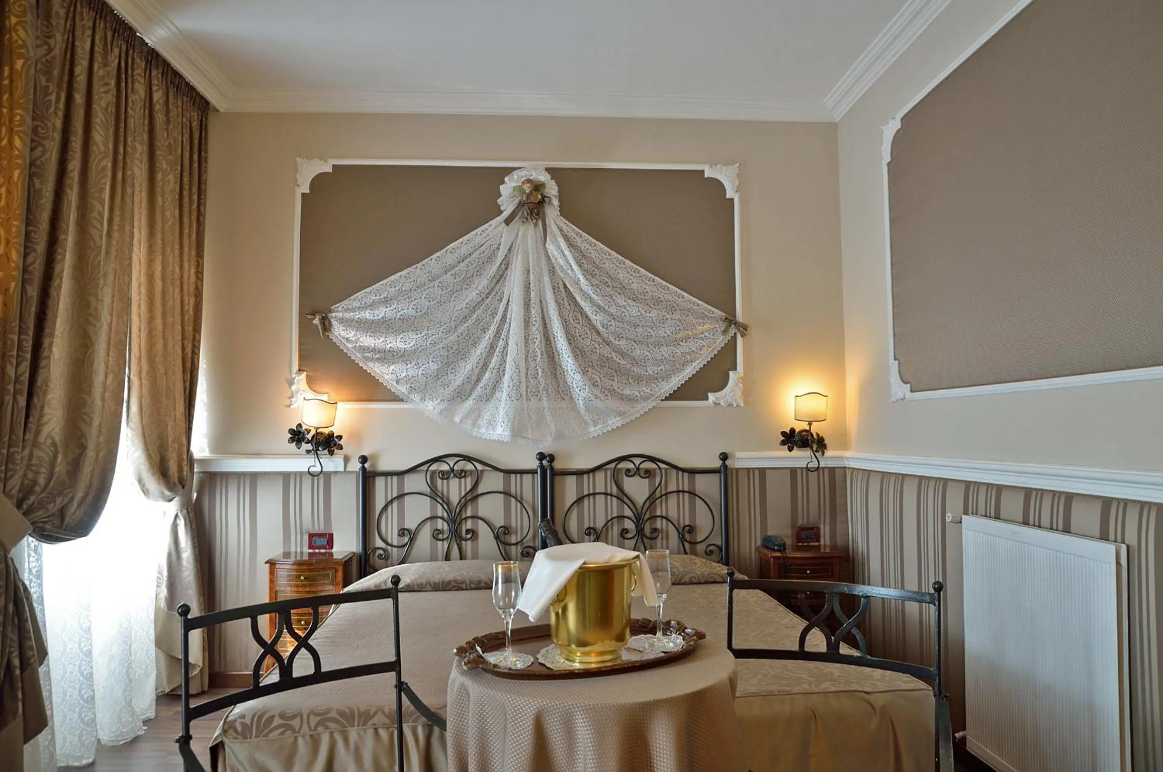 Photo of the whole room, Bed in Residenza Antica Roma