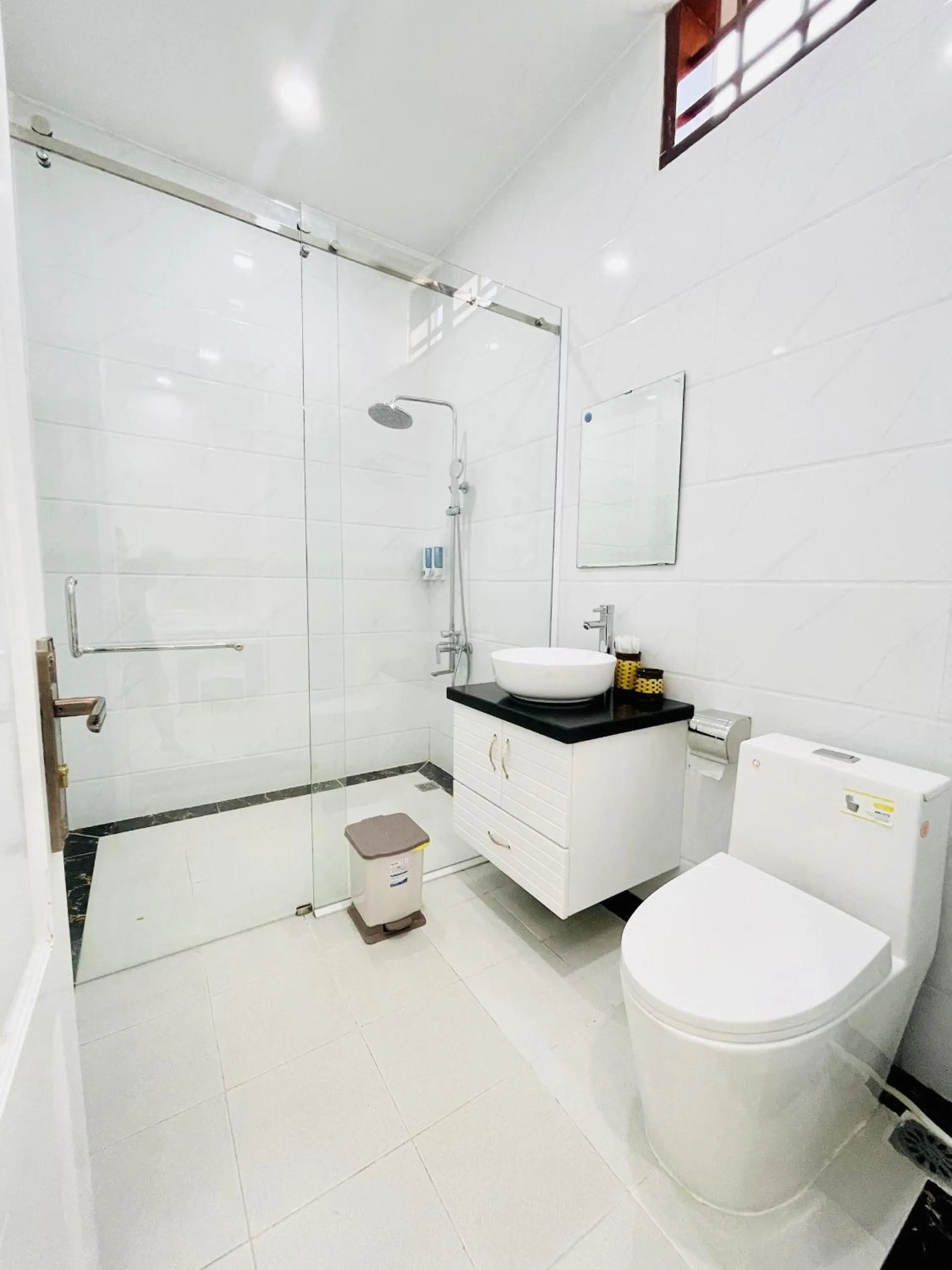 Bathroom in Linh Phuong 6 Hotel