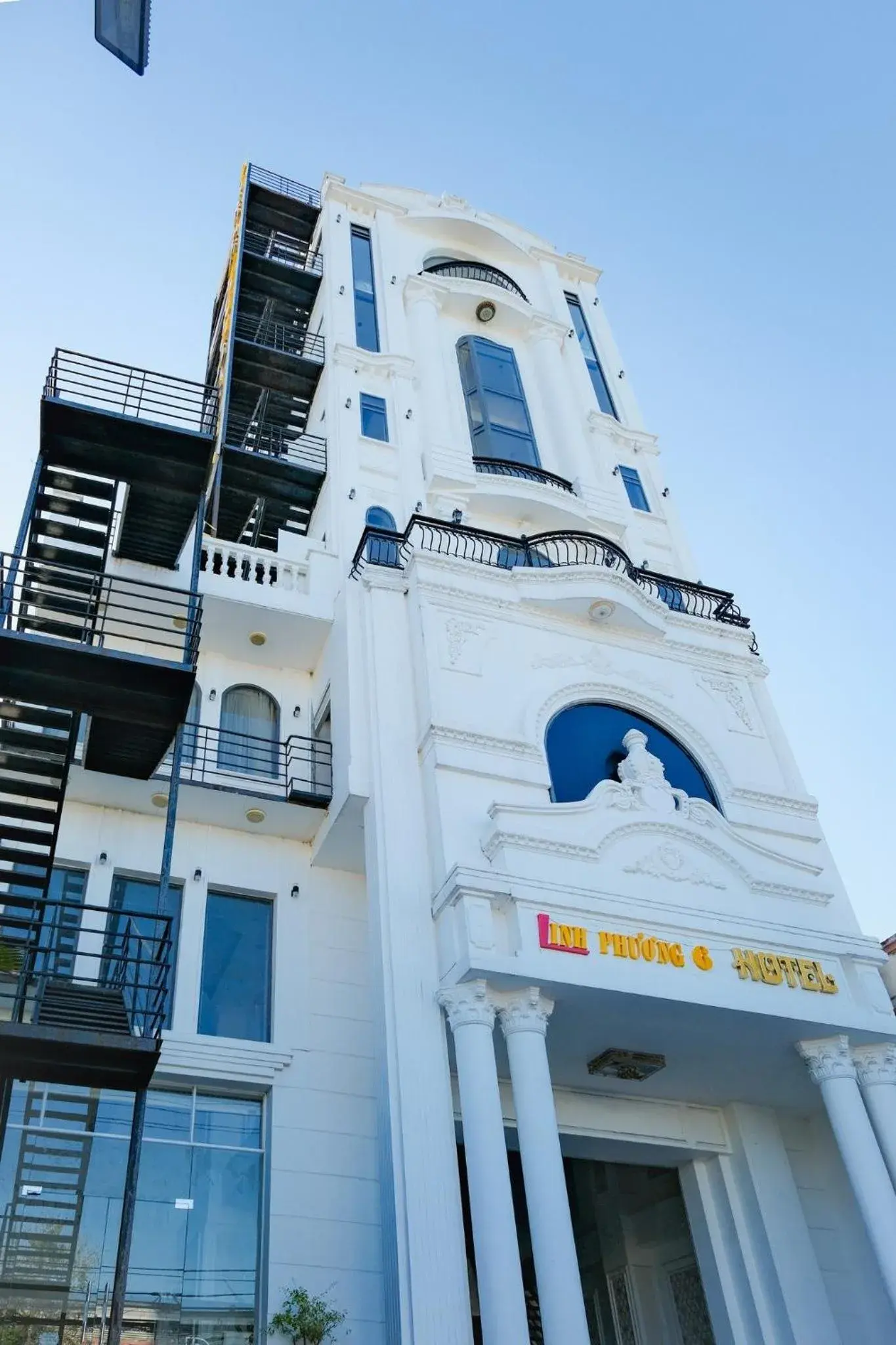 Property building in Linh Phuong 6 Hotel Property building in Linh Phuong 6 Hotel