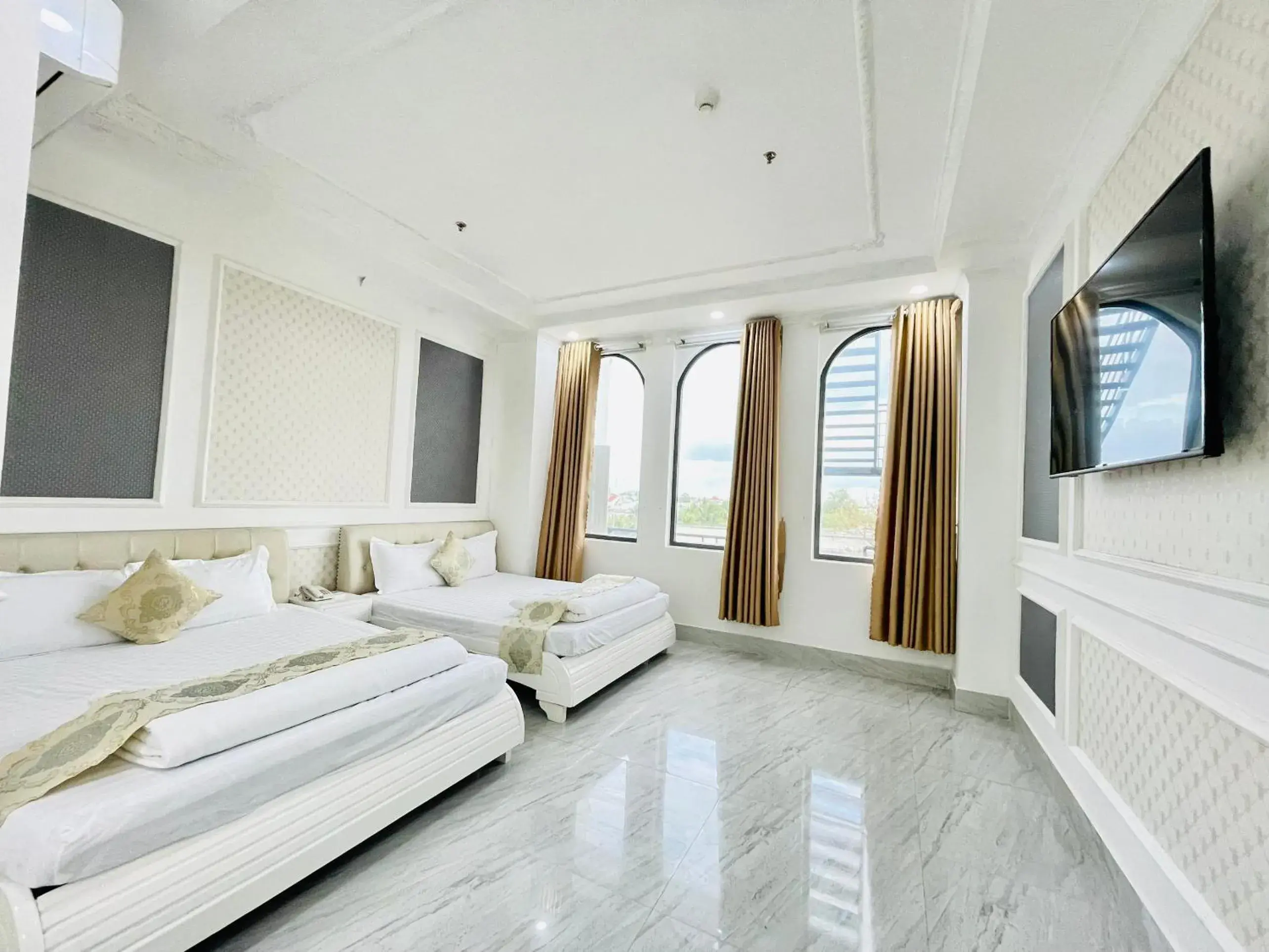 Photo of the whole room, Bed in Linh Phuong 6 Hotel Photo of the whole room, Bed in Linh Phuong 6 Hotel