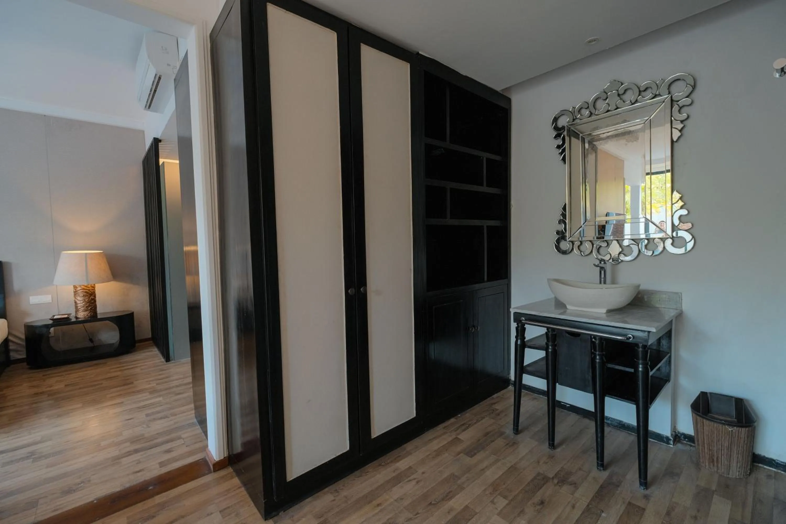 Bathroom in The Lavana Akatara Villa Nusa Dua