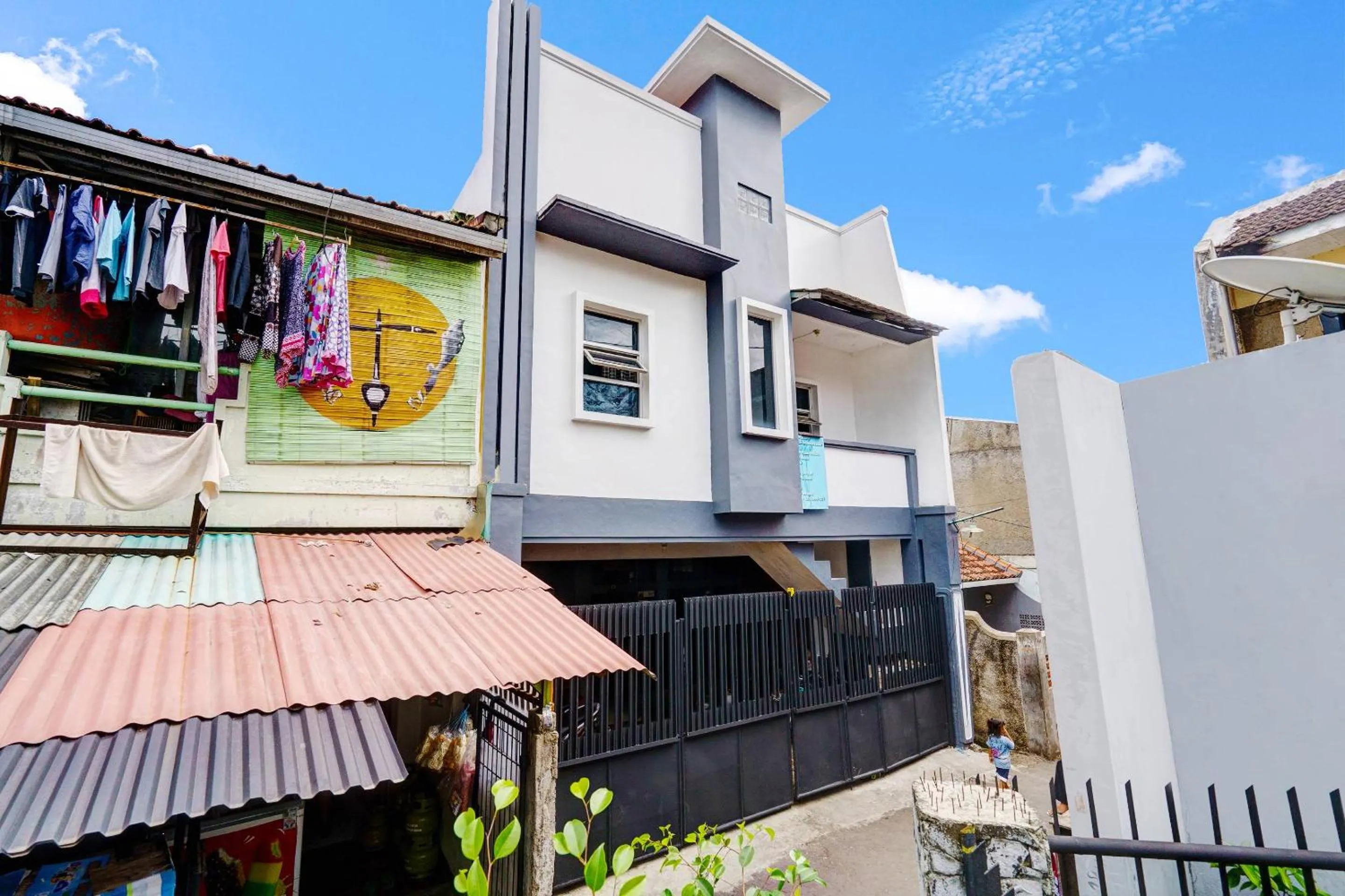 Facade/entrance in SPOT ON 91190 Pondok Bijaksana