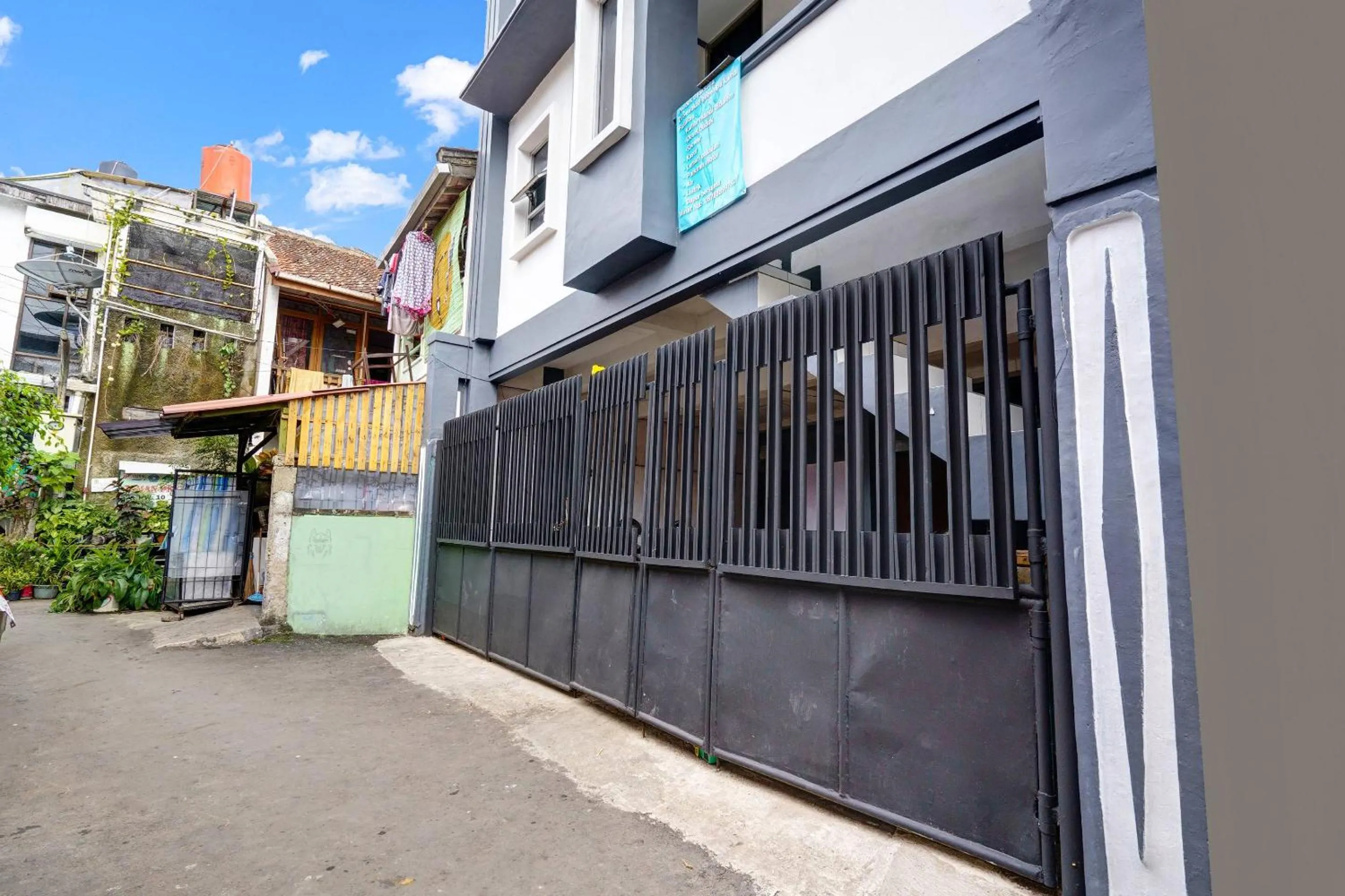 Facade/entrance in SPOT ON 91190 Pondok Bijaksana