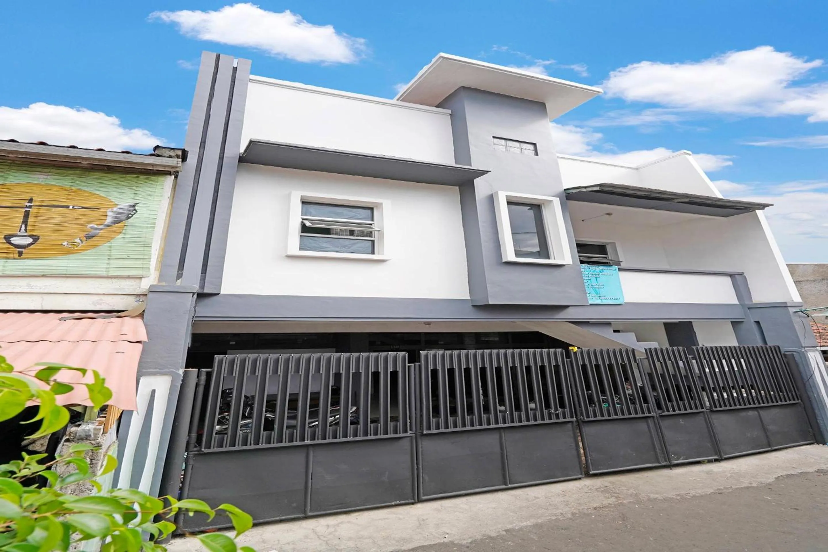 Facade/entrance in SPOT ON 91190 Pondok Bijaksana