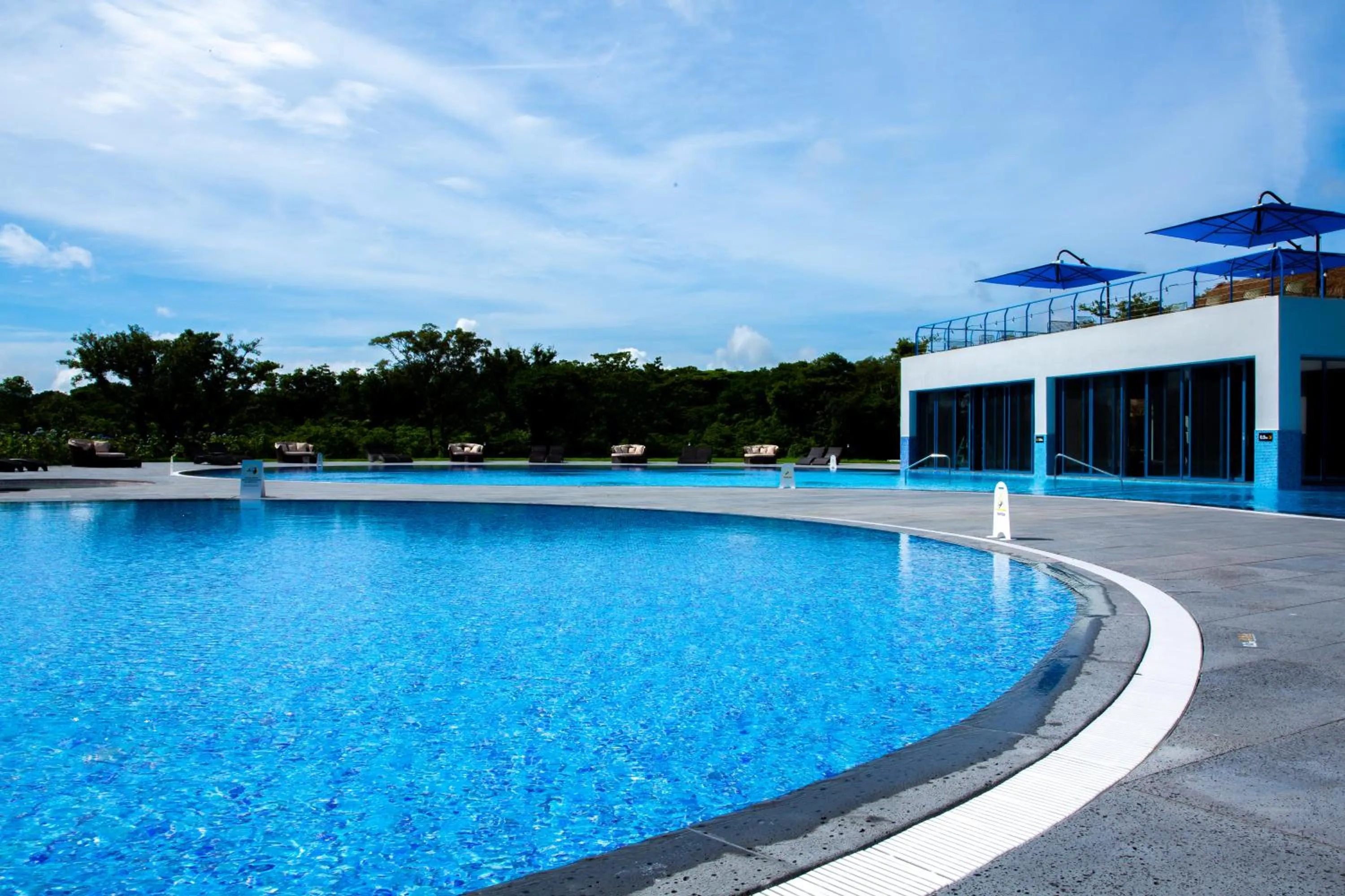 Swimming pool in Ecoland Hotel