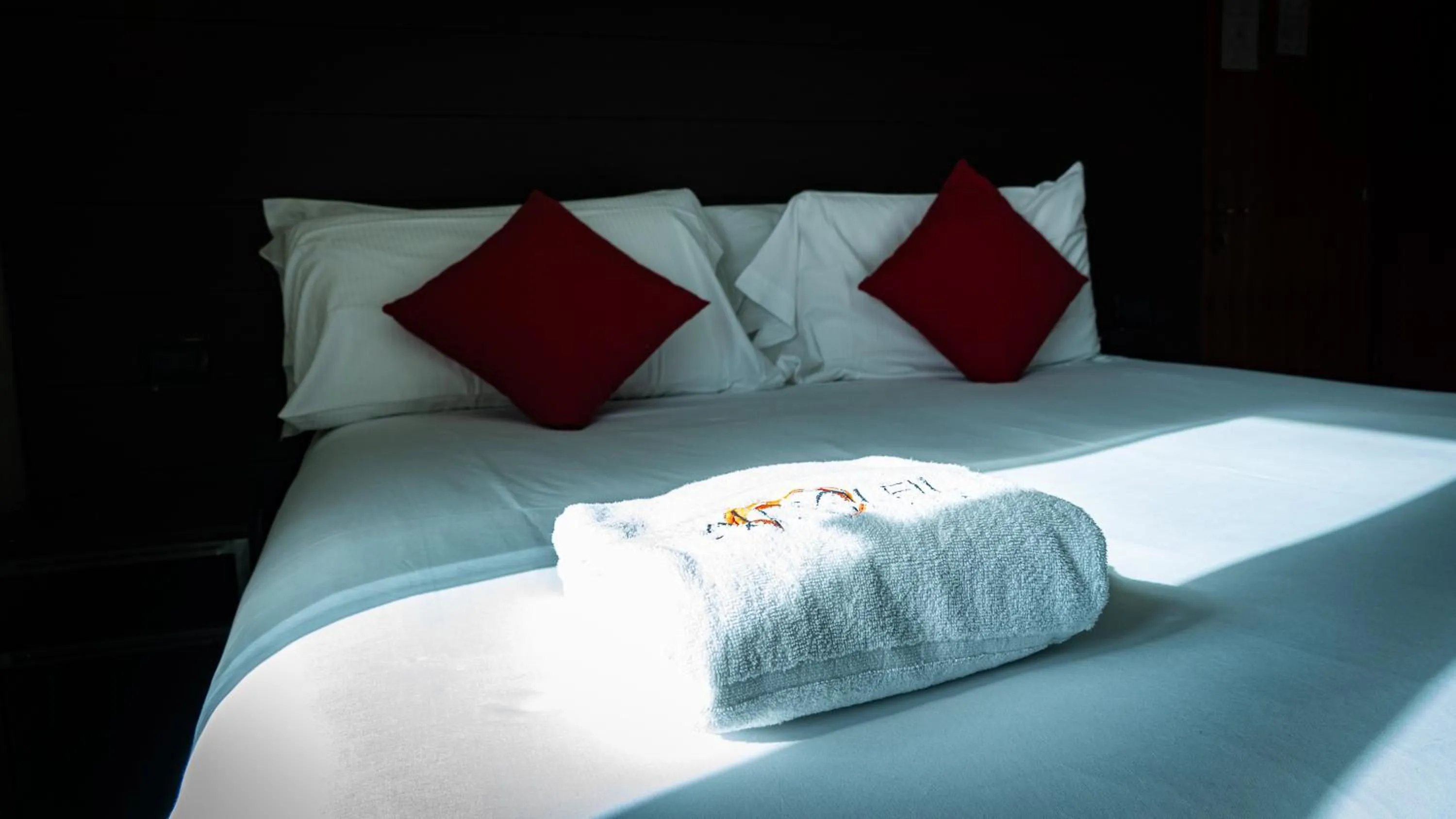 Bed in Hotel Au Soleil