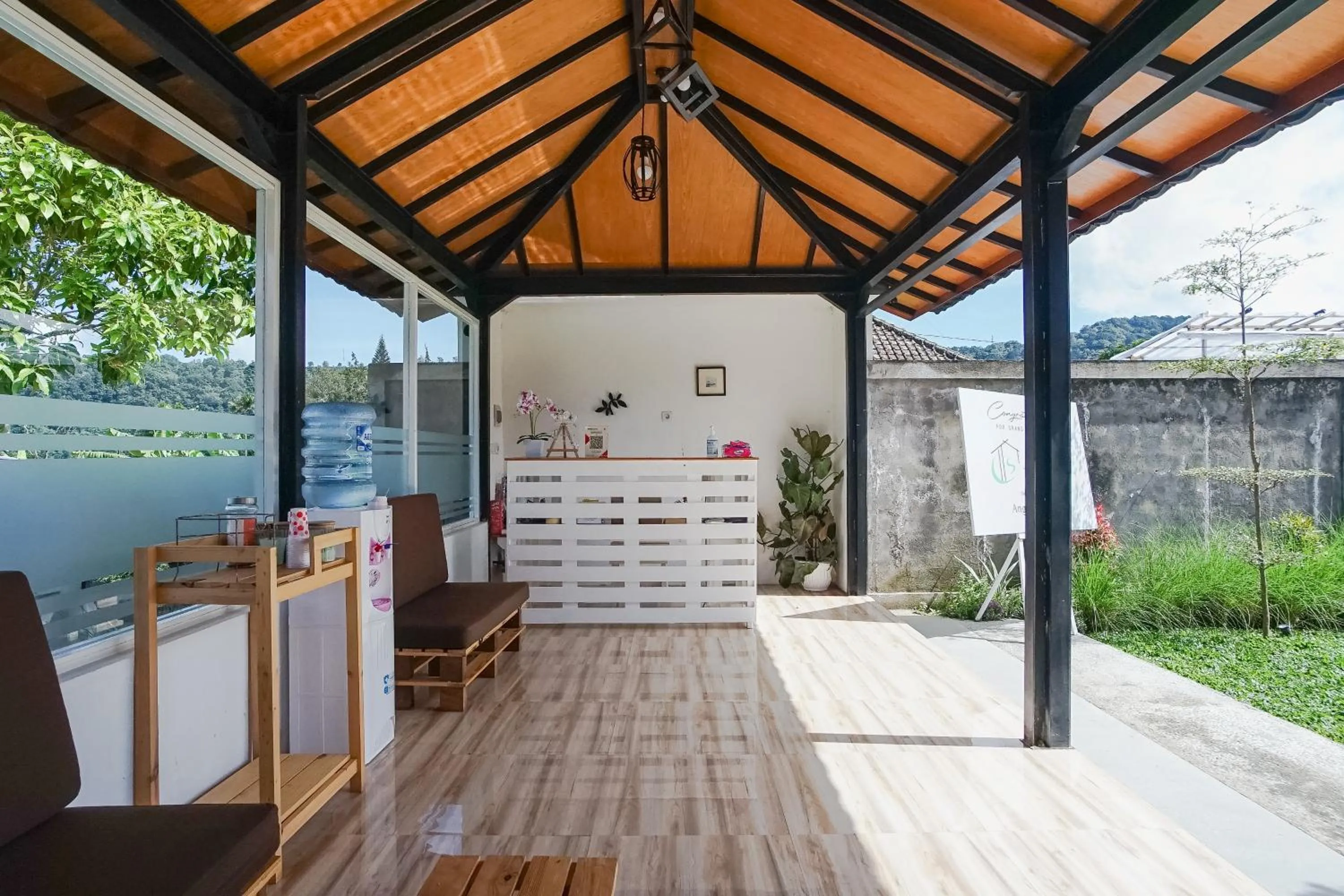 View (from property/room) in Container Smart Stay CSS