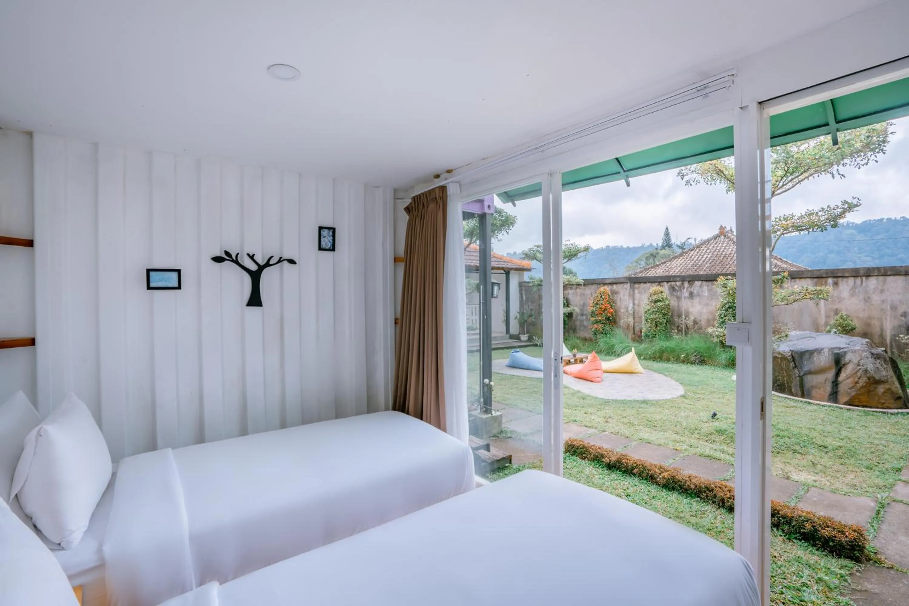 Bedroom, Bed in Container Smart Stay CSS