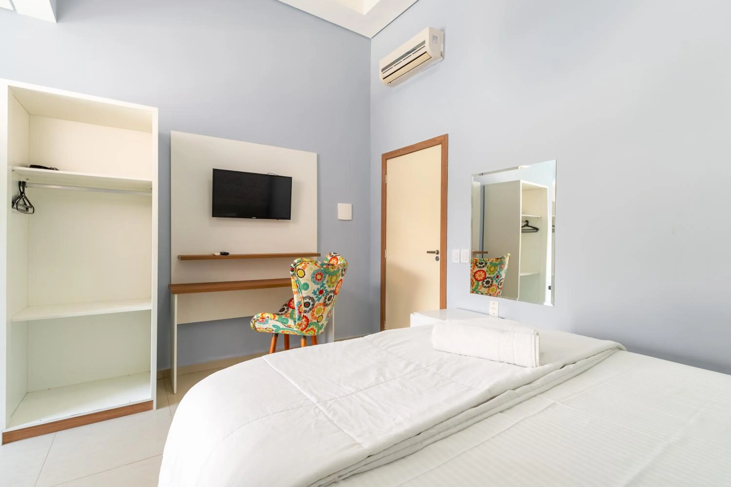 Bed in Imperatriz Paraty Hotel