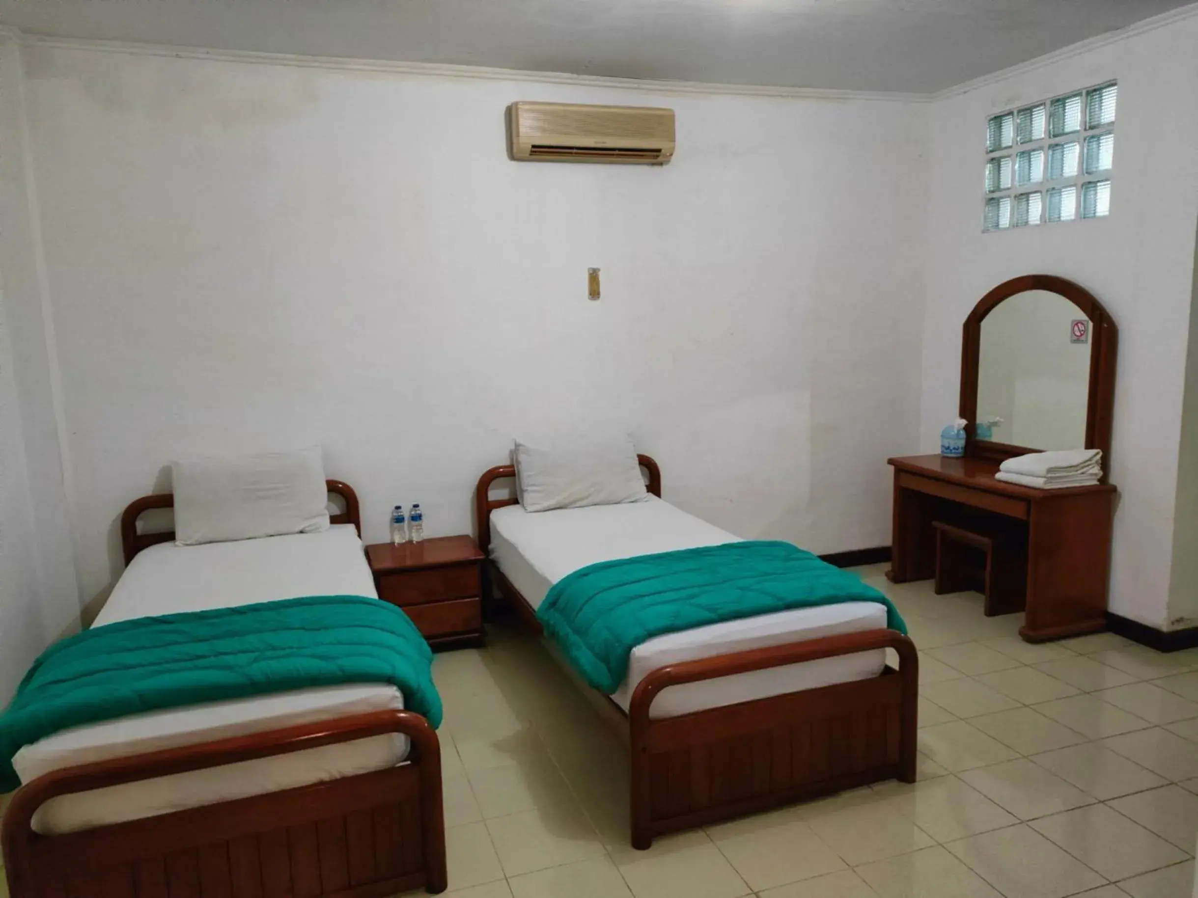 Photo of the whole room, Bed in Wisma Hari Kota Photo of the whole room, Bed in Wisma Hari Kota