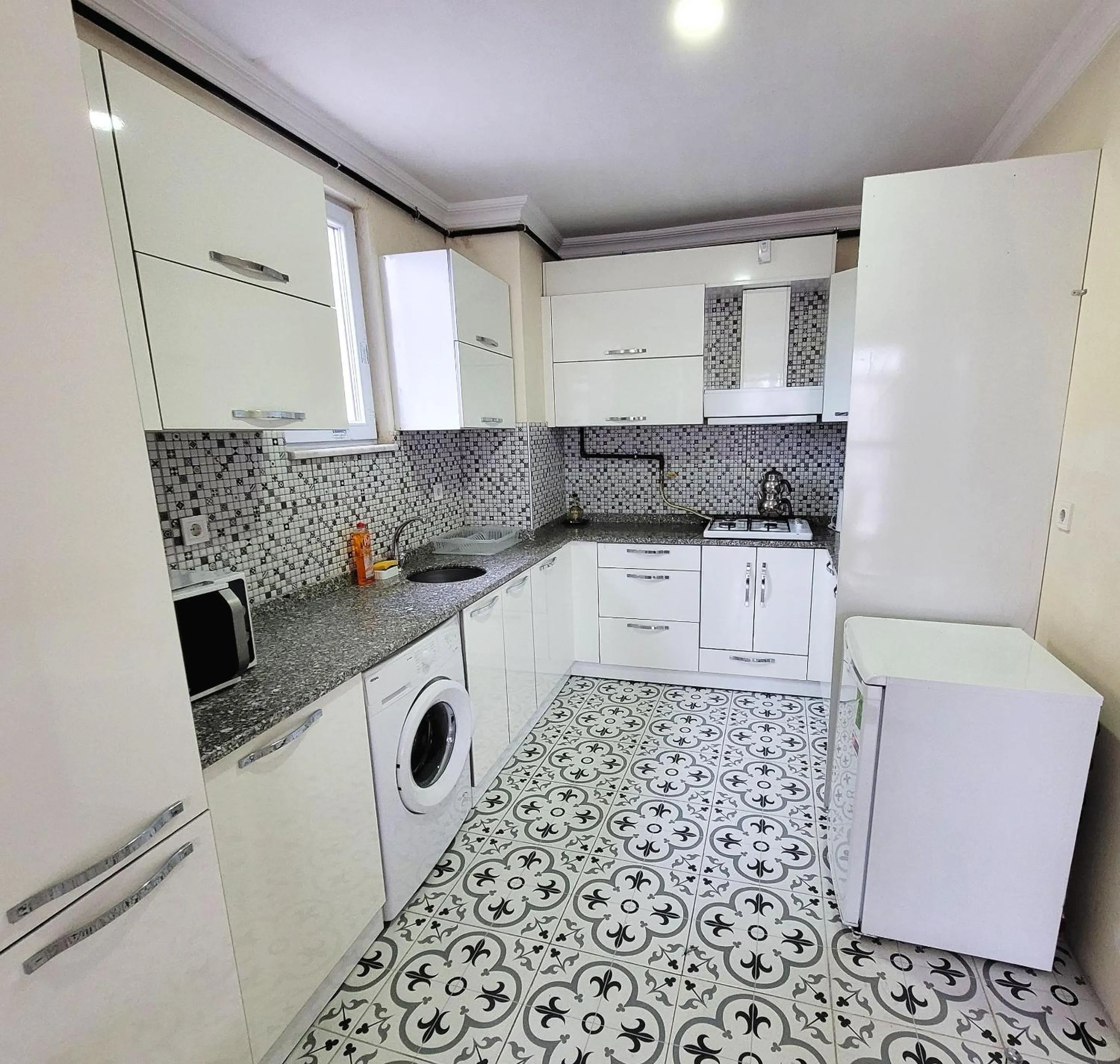 Kitchen or kitchenette in Masif House