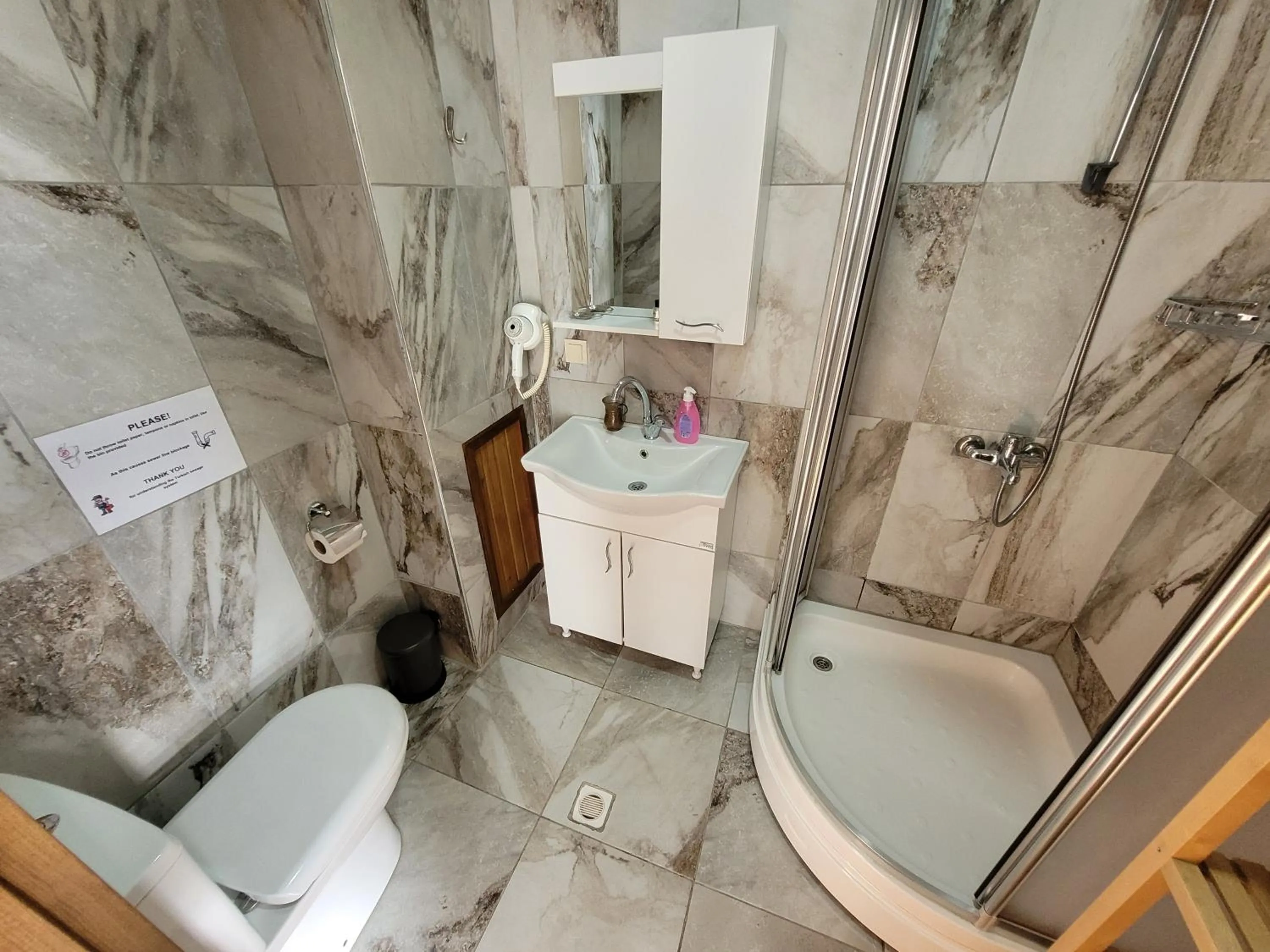 Shower in Masif House