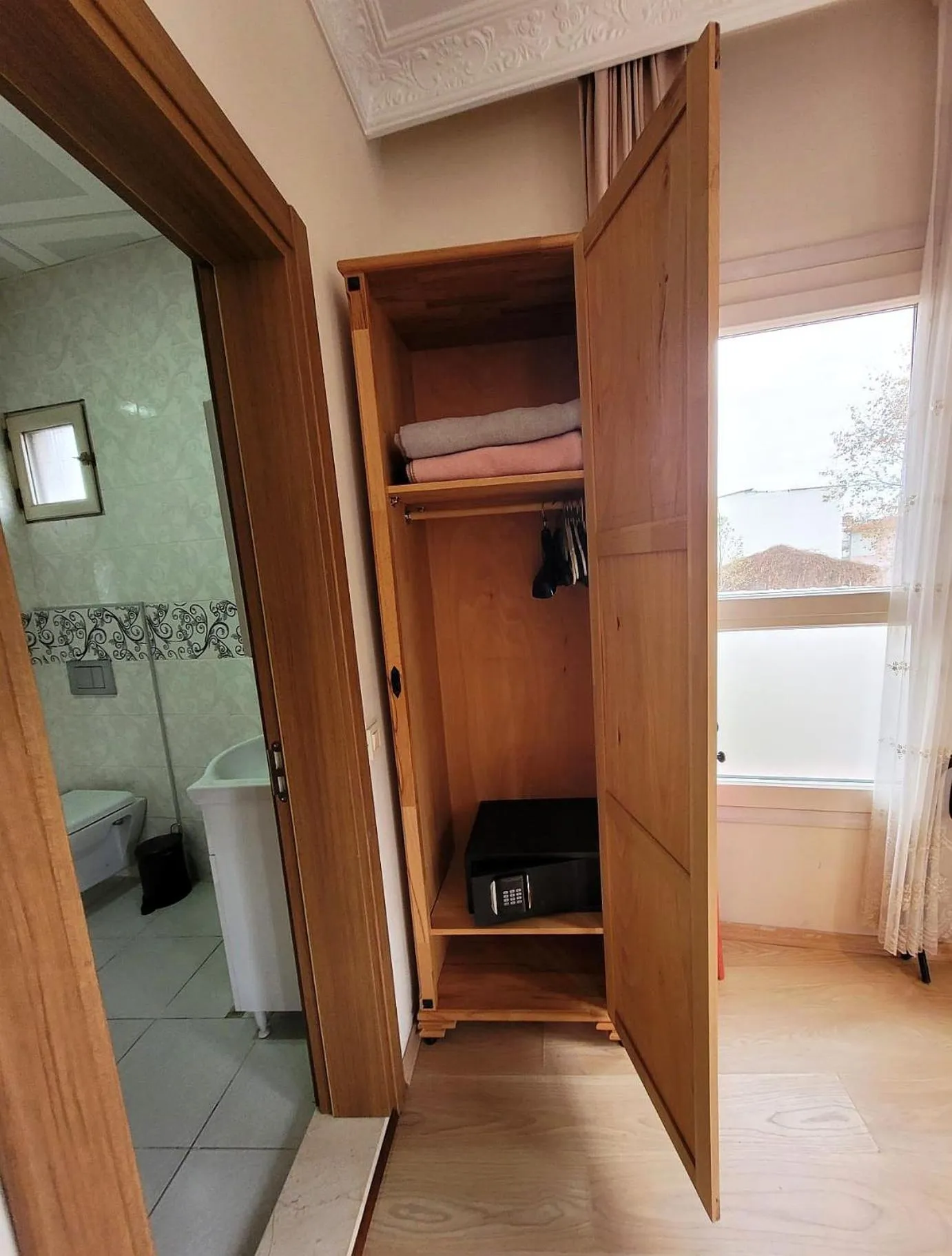 wardrobe in Masif House