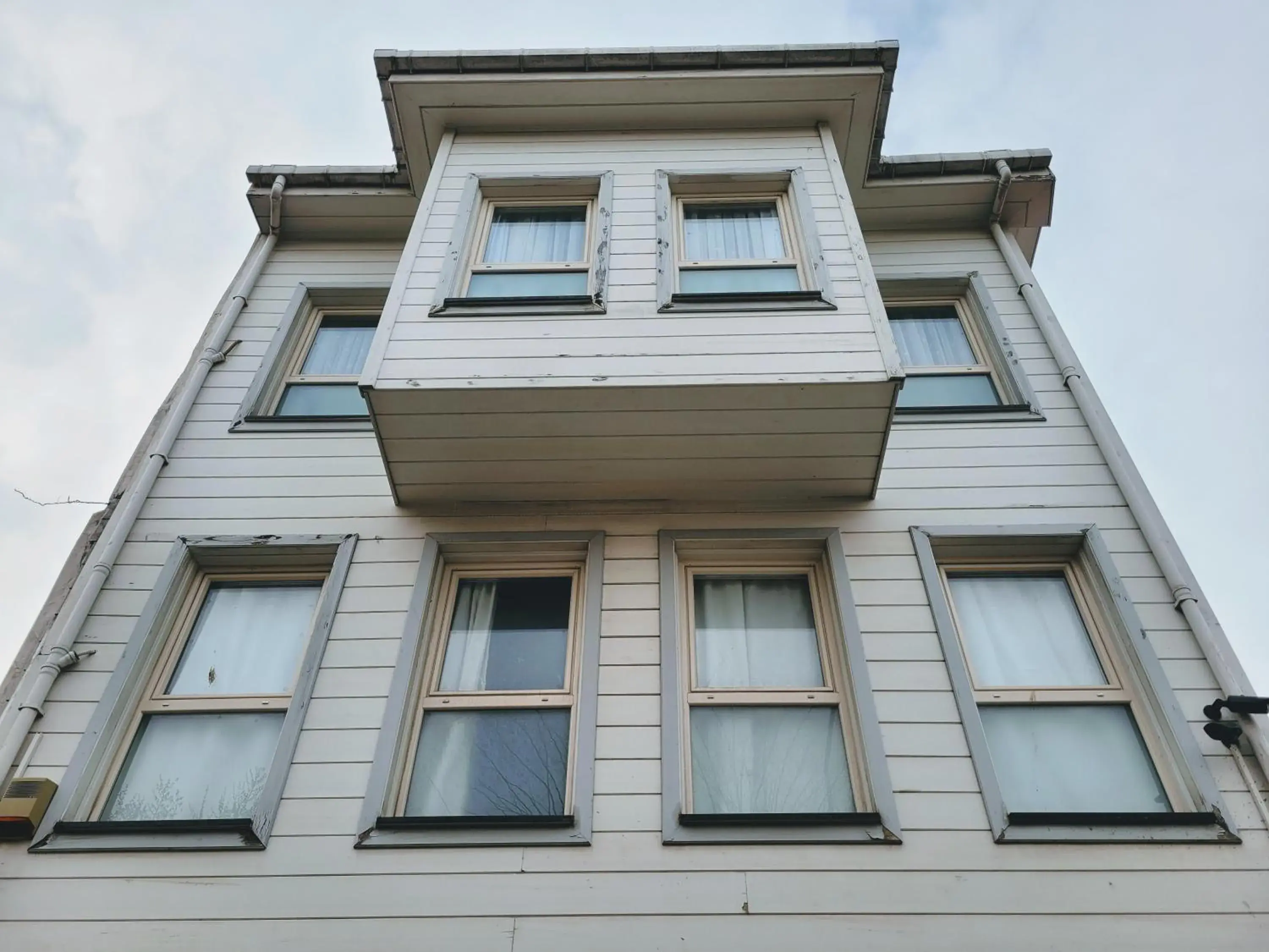 Property building in Masif House Property building in Masif House