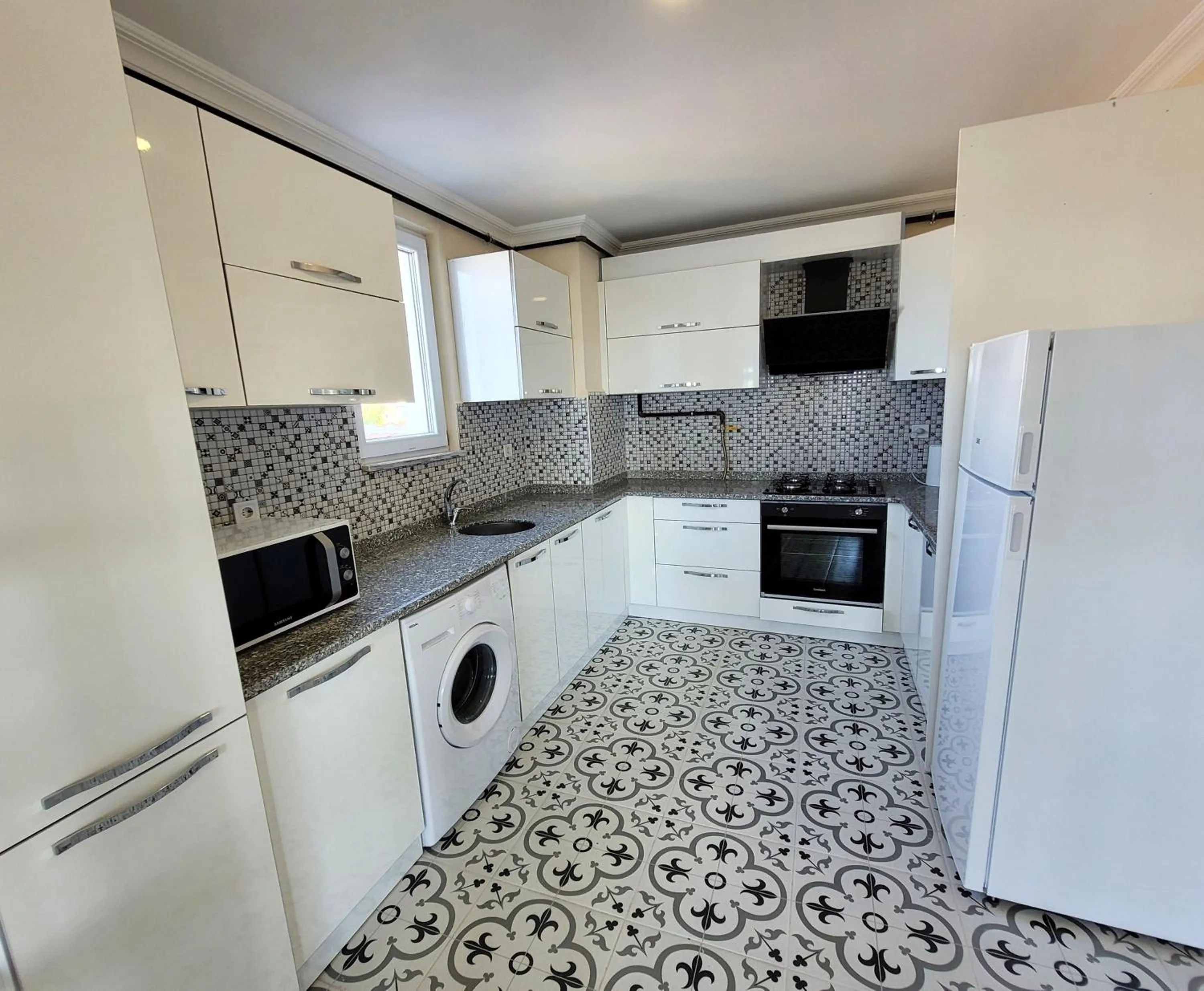 Kitchen or kitchenette in Masif House