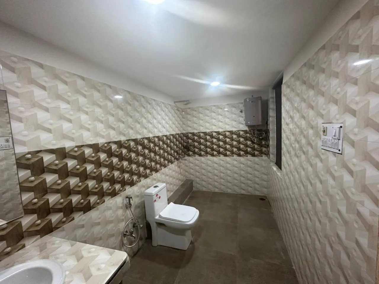 Shower in Hotel Majestic