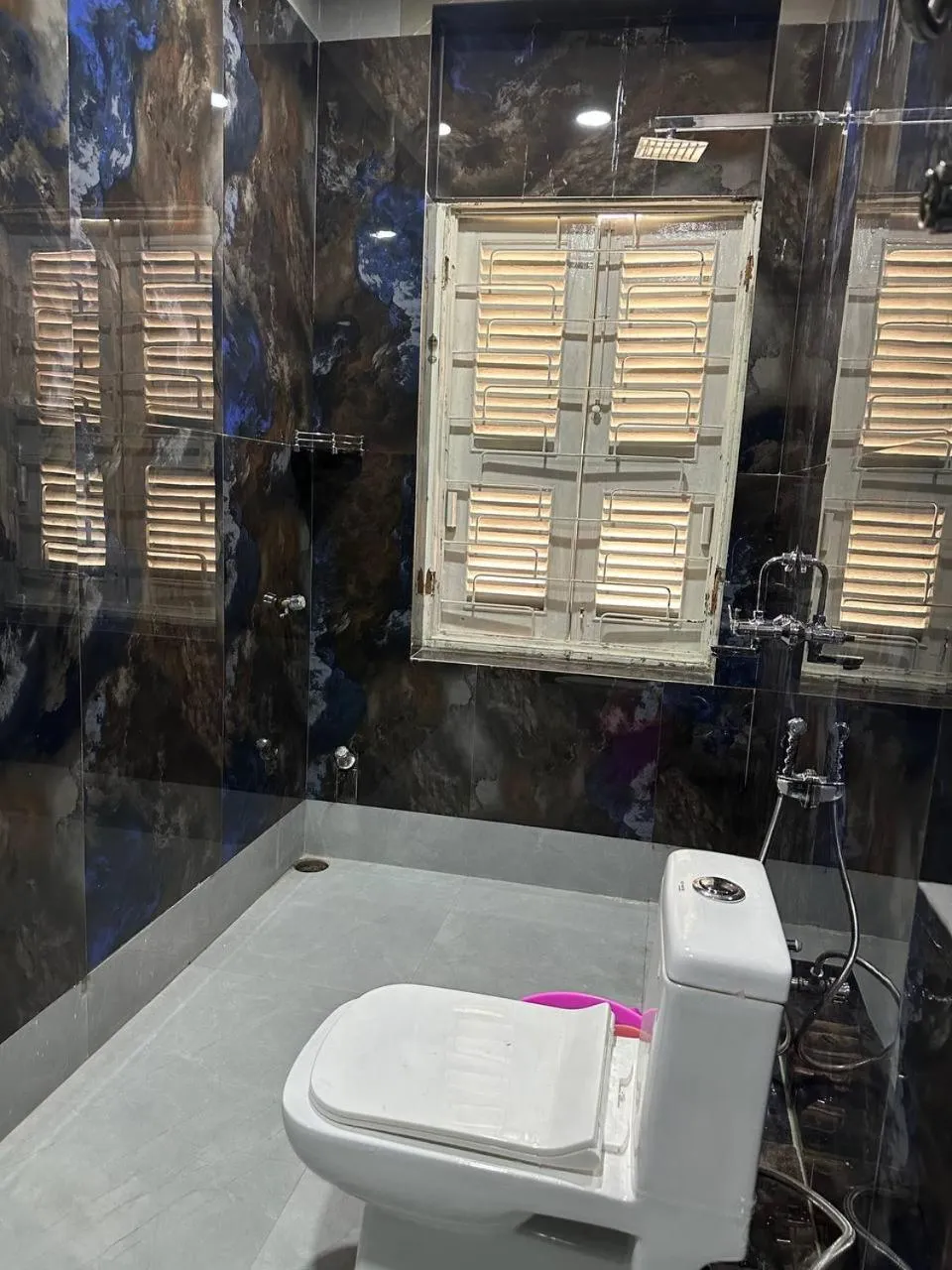 Bathroom in Hotel Majestic