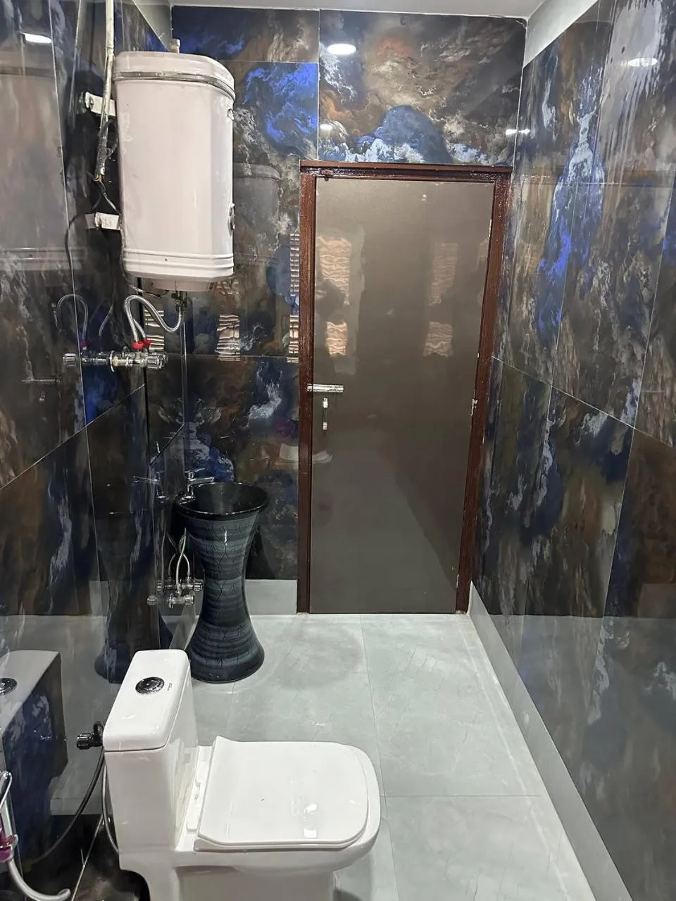 Toilet in Hotel Majestic