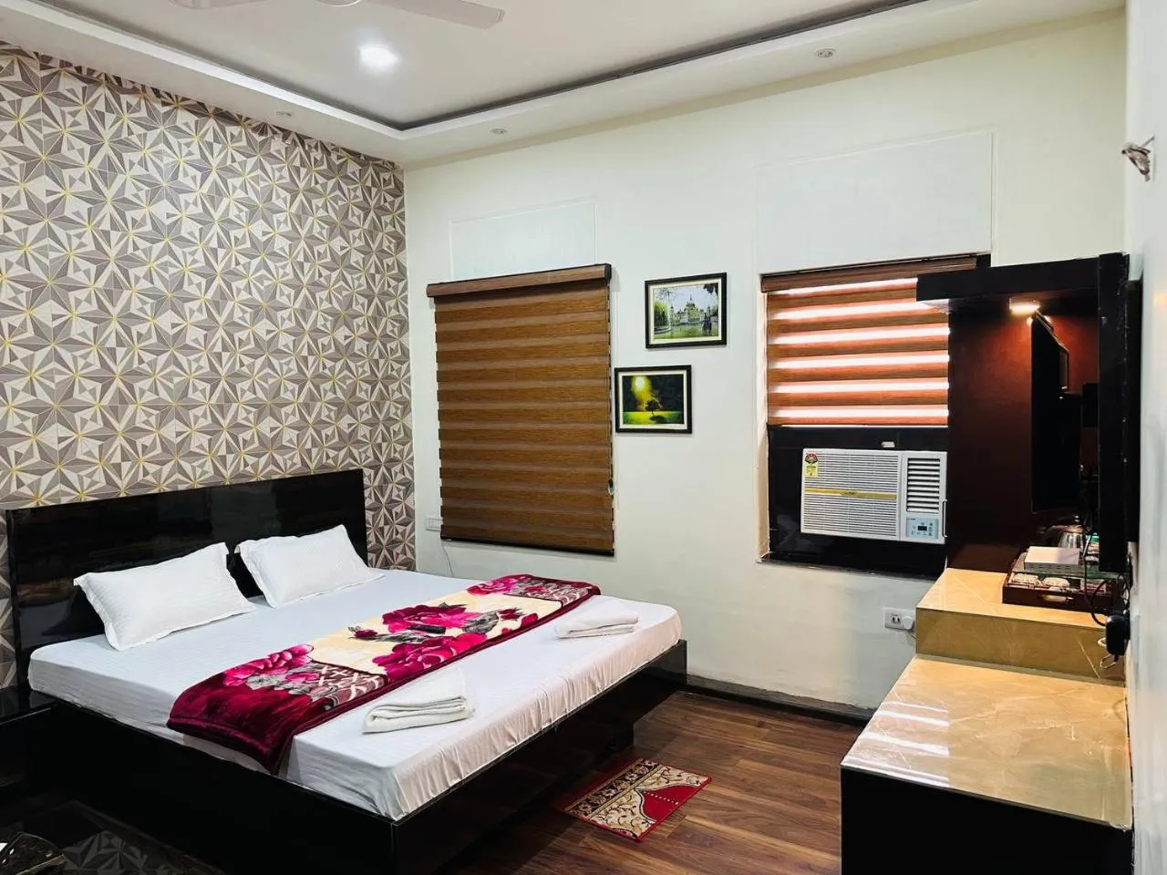 View (from property/room), Bed in Hotel Majestic