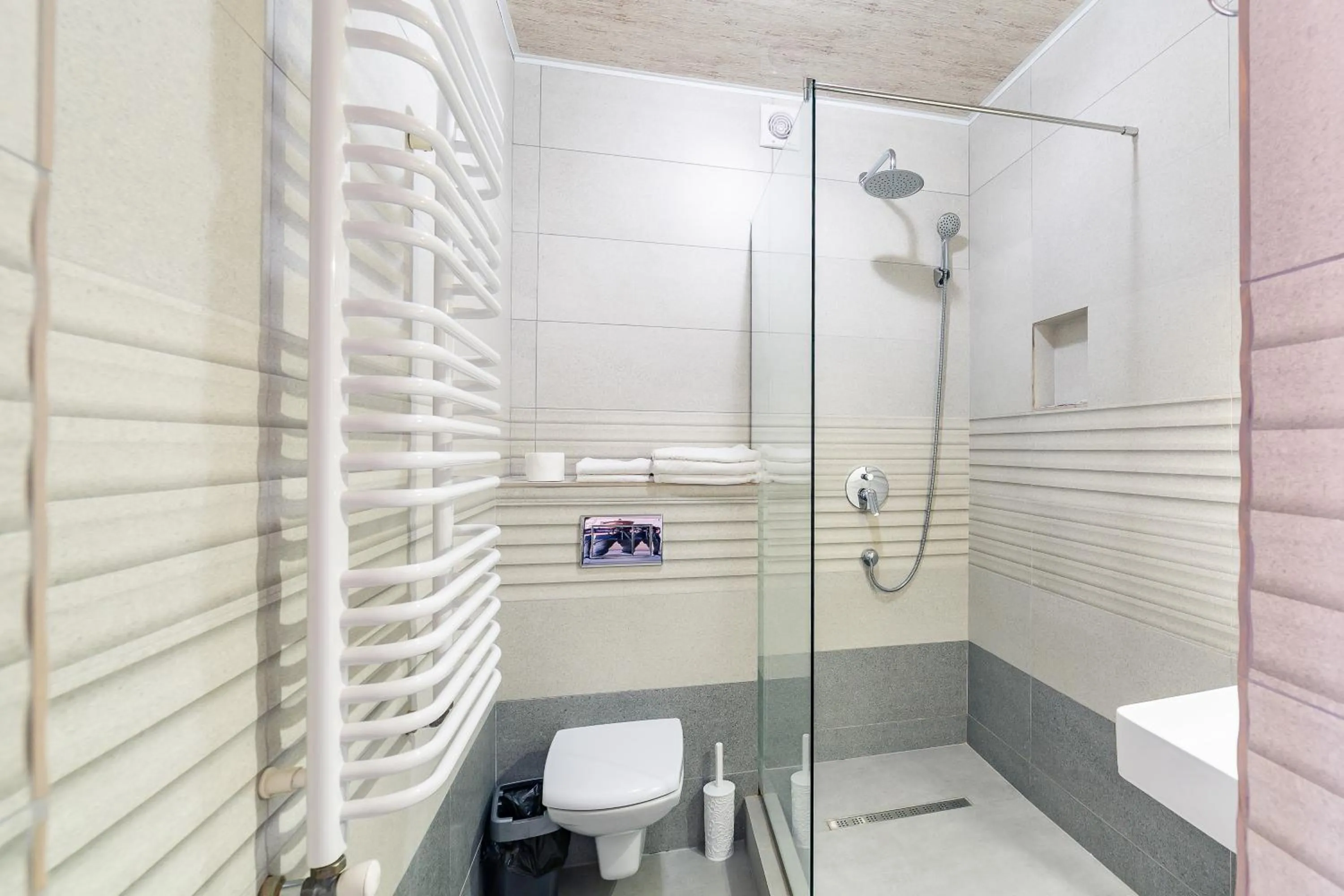 Standard Double Suite - Spa Included in Villa Leku SPA Resort