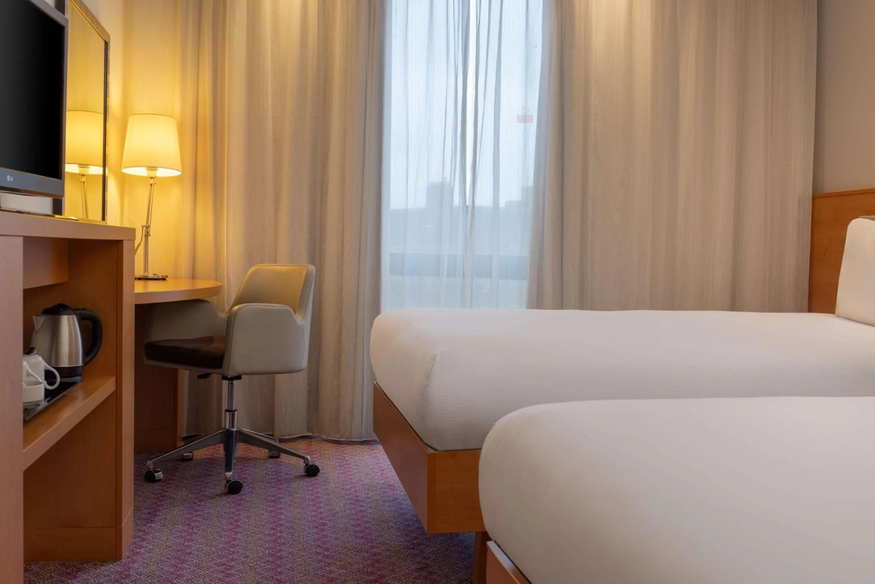 Bedroom, Bed in Hampton by Hilton London Waterloo