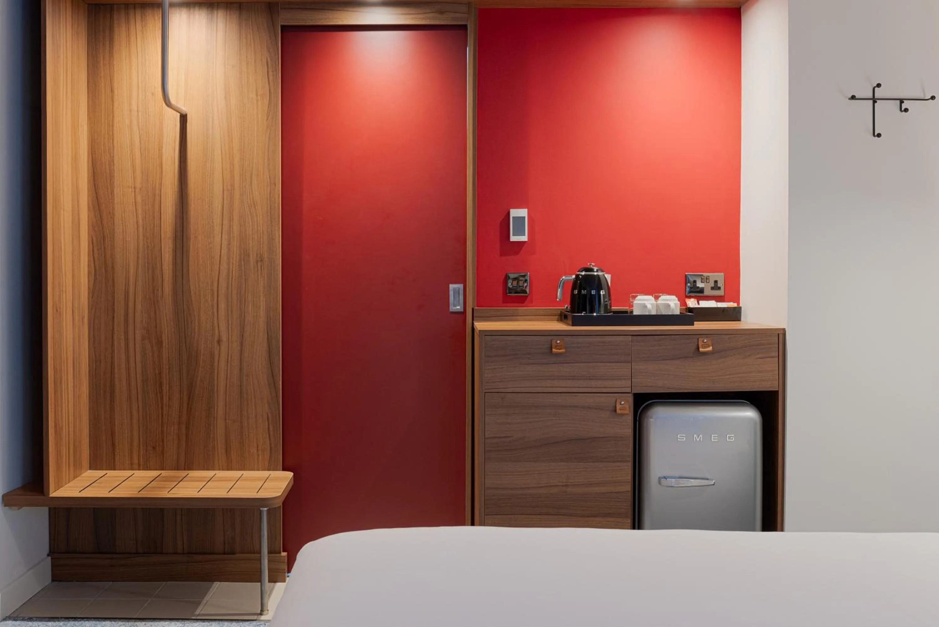 Coffee/tea facilities in Hampton by Hilton London Waterloo