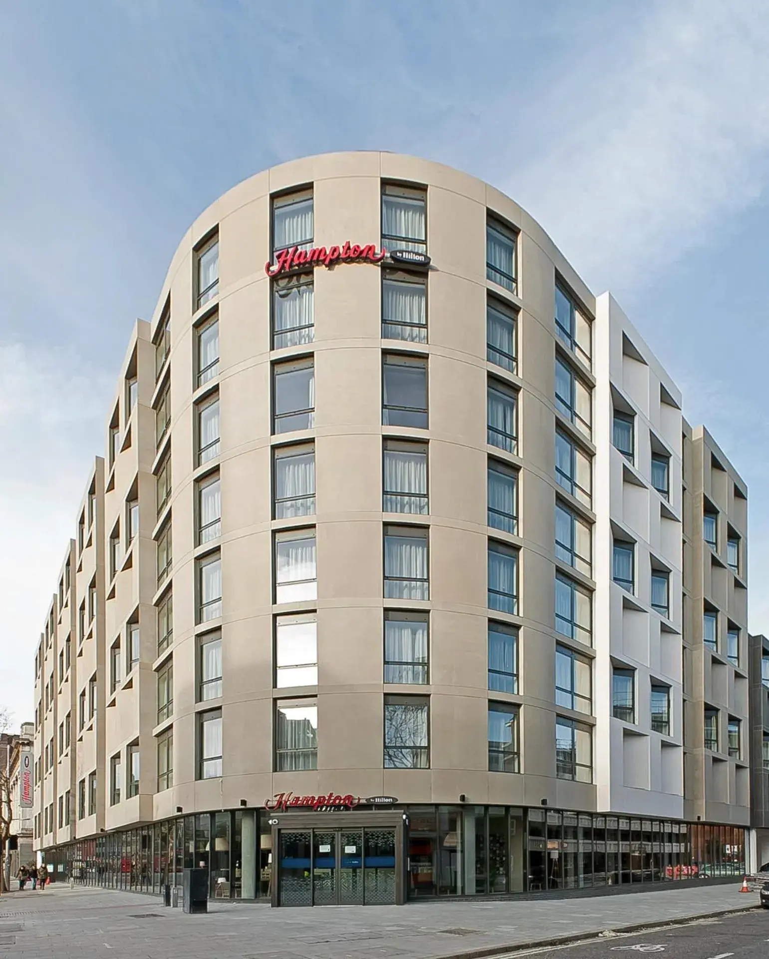 Property building in Hampton by Hilton London Waterloo Property building in Hampton by Hilton London Waterloo