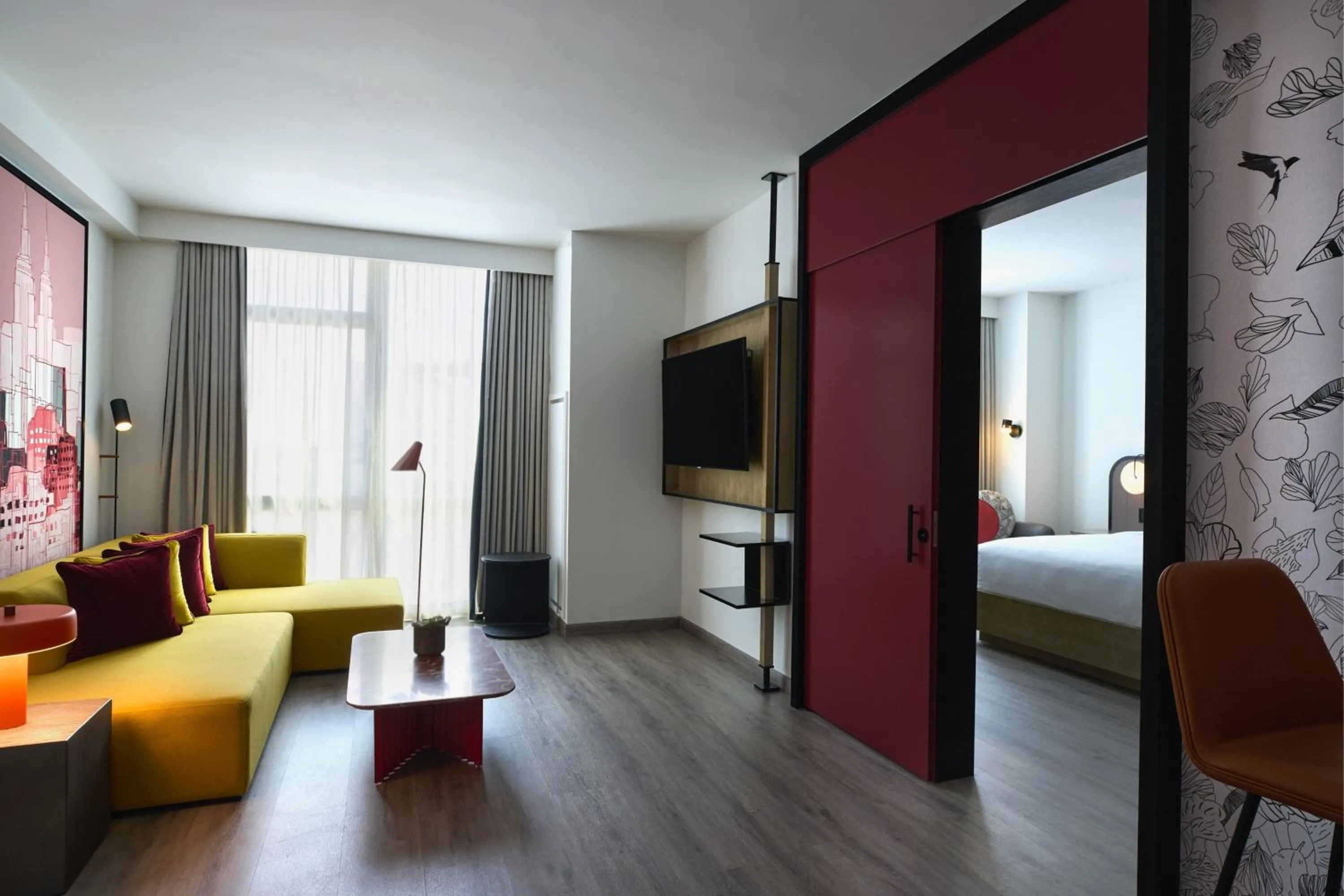 Photo of the whole room, Bed in Renaissance New York Flushing Hotel at Tangram