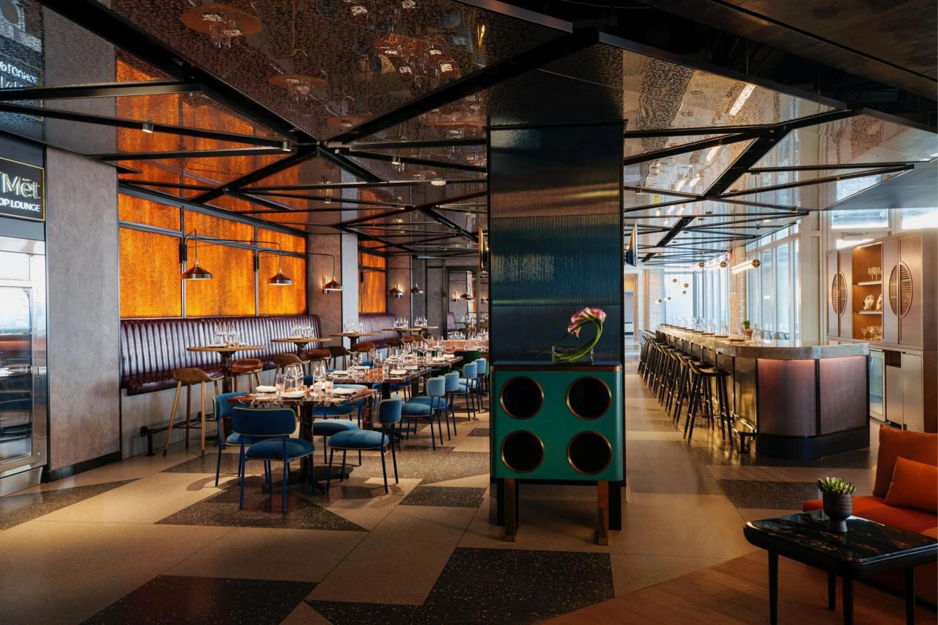 Restaurant/places to eat in Renaissance New York Flushing Hotel at Tangram