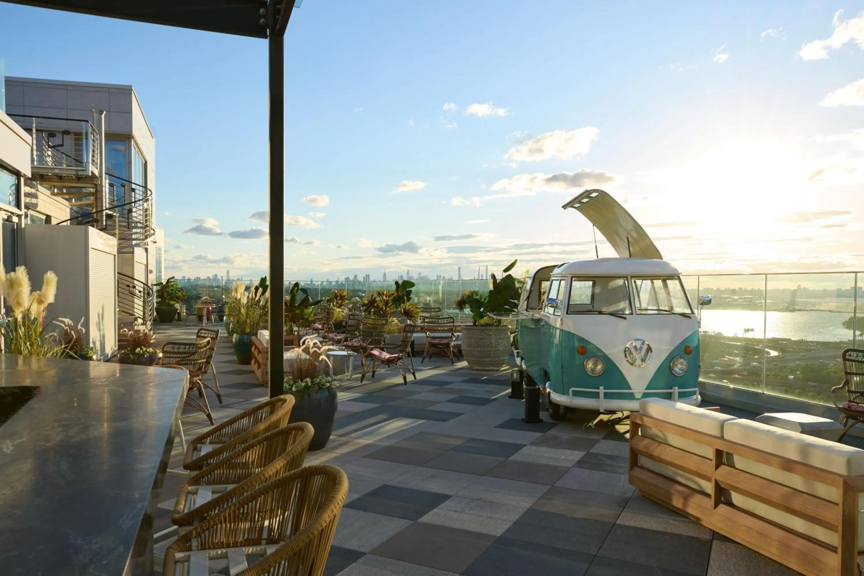 Restaurant/places to eat in Renaissance New York Flushing Hotel at Tangram