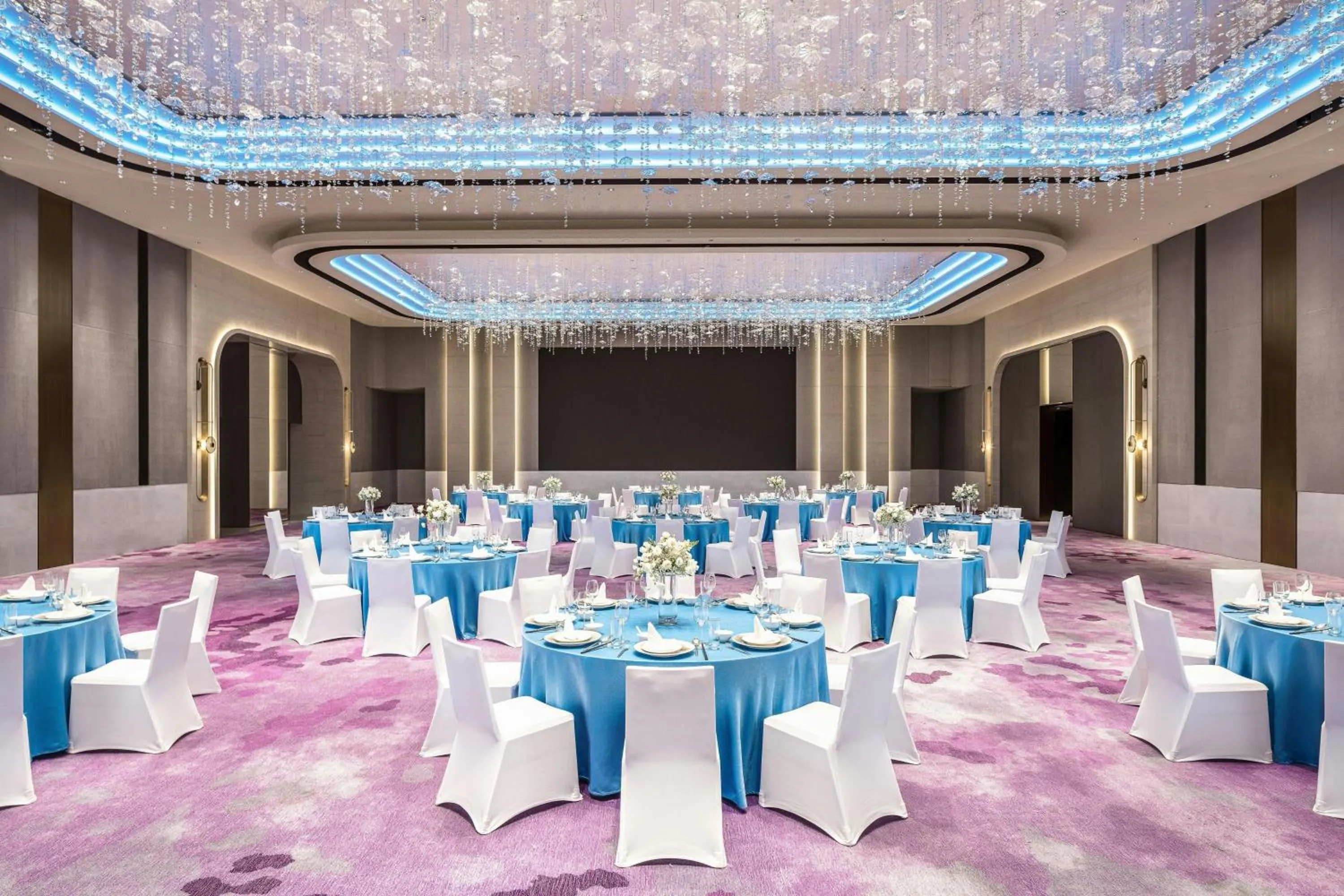 Meeting/conference room in Renaissance Zhuhai Hotel
