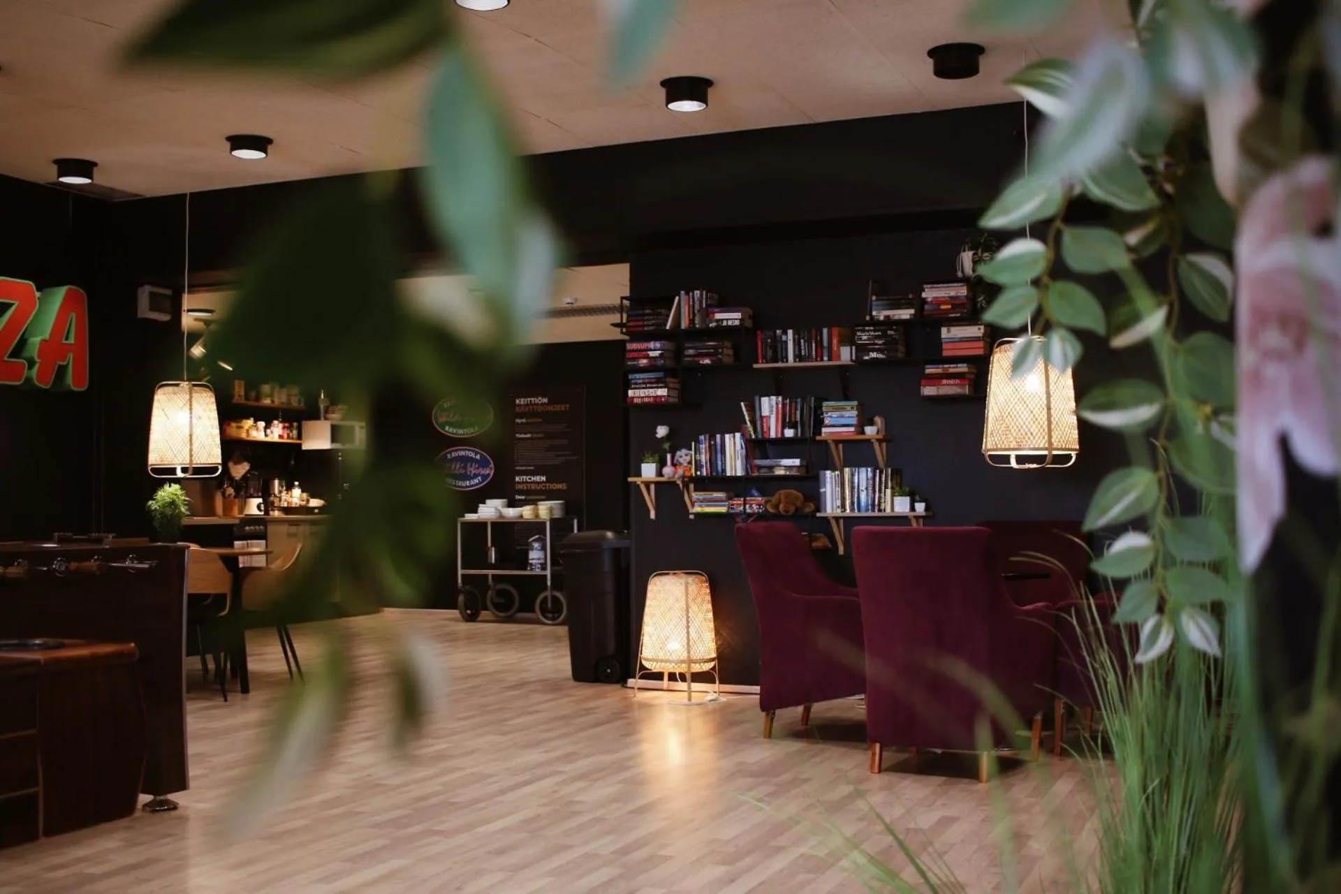 Communal lounge/ TV room in Hotelli Jämsä