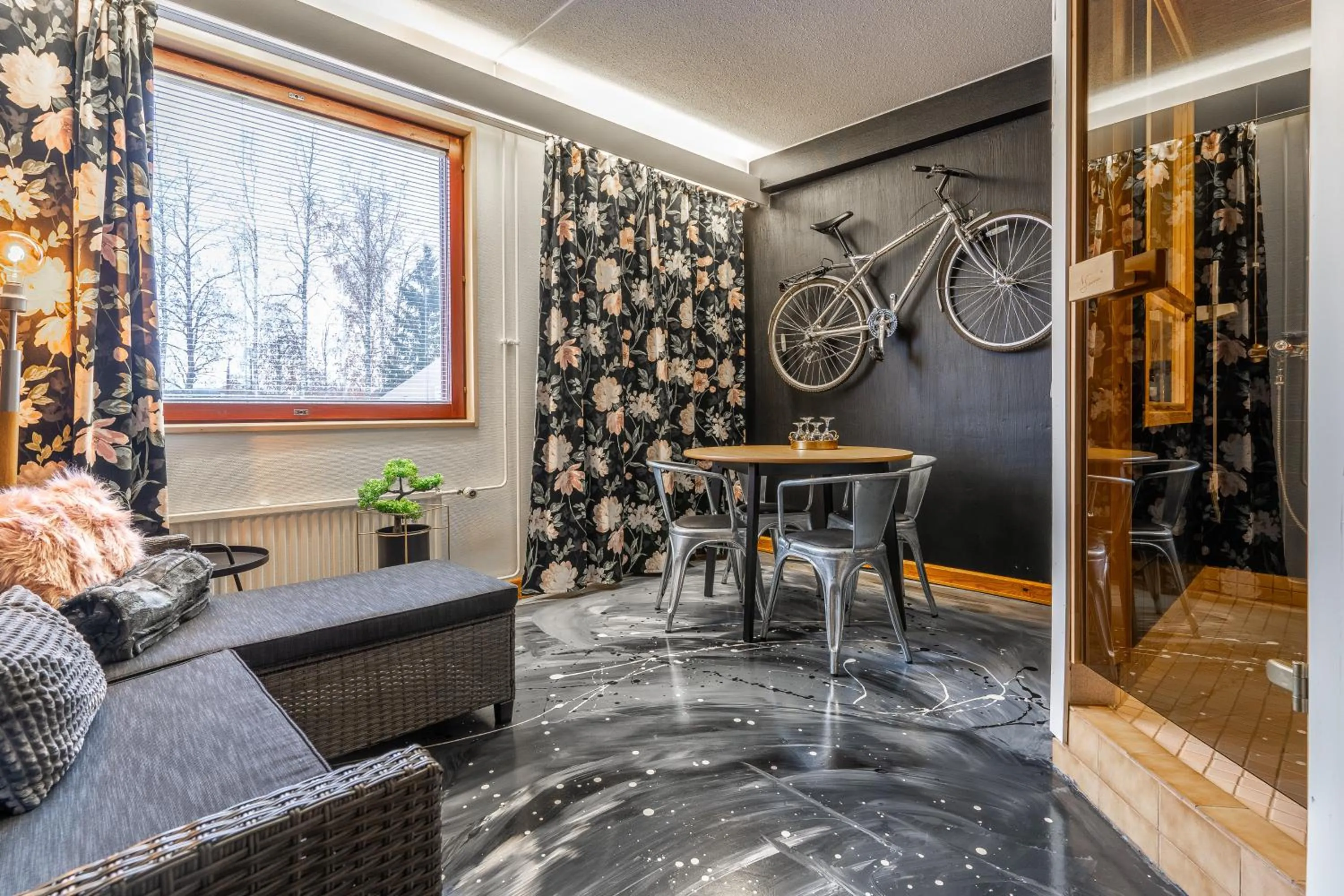 Seating area in Hotelli Jämsä