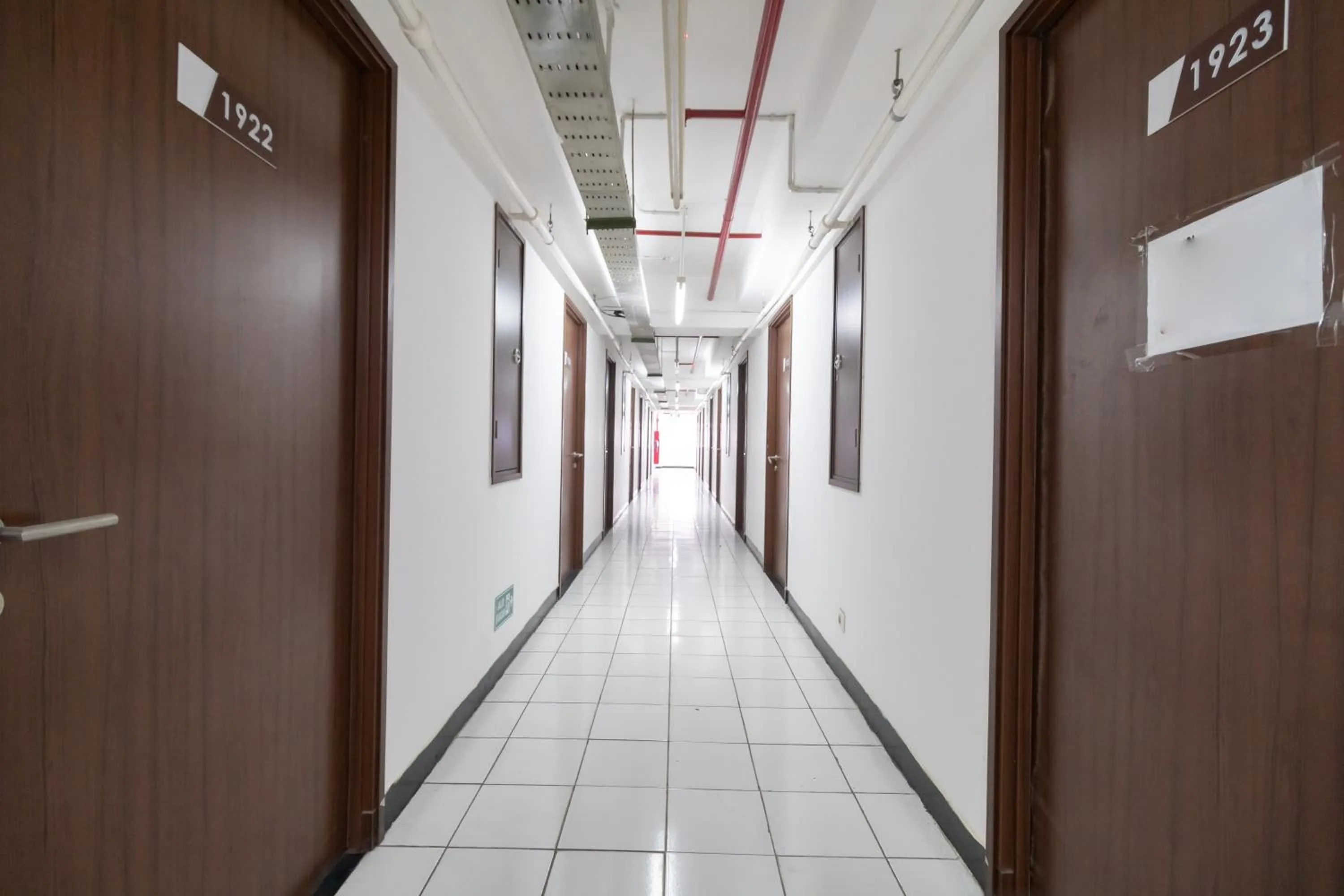 RedLiving Apartemen Gunung Putri - SIROOMS